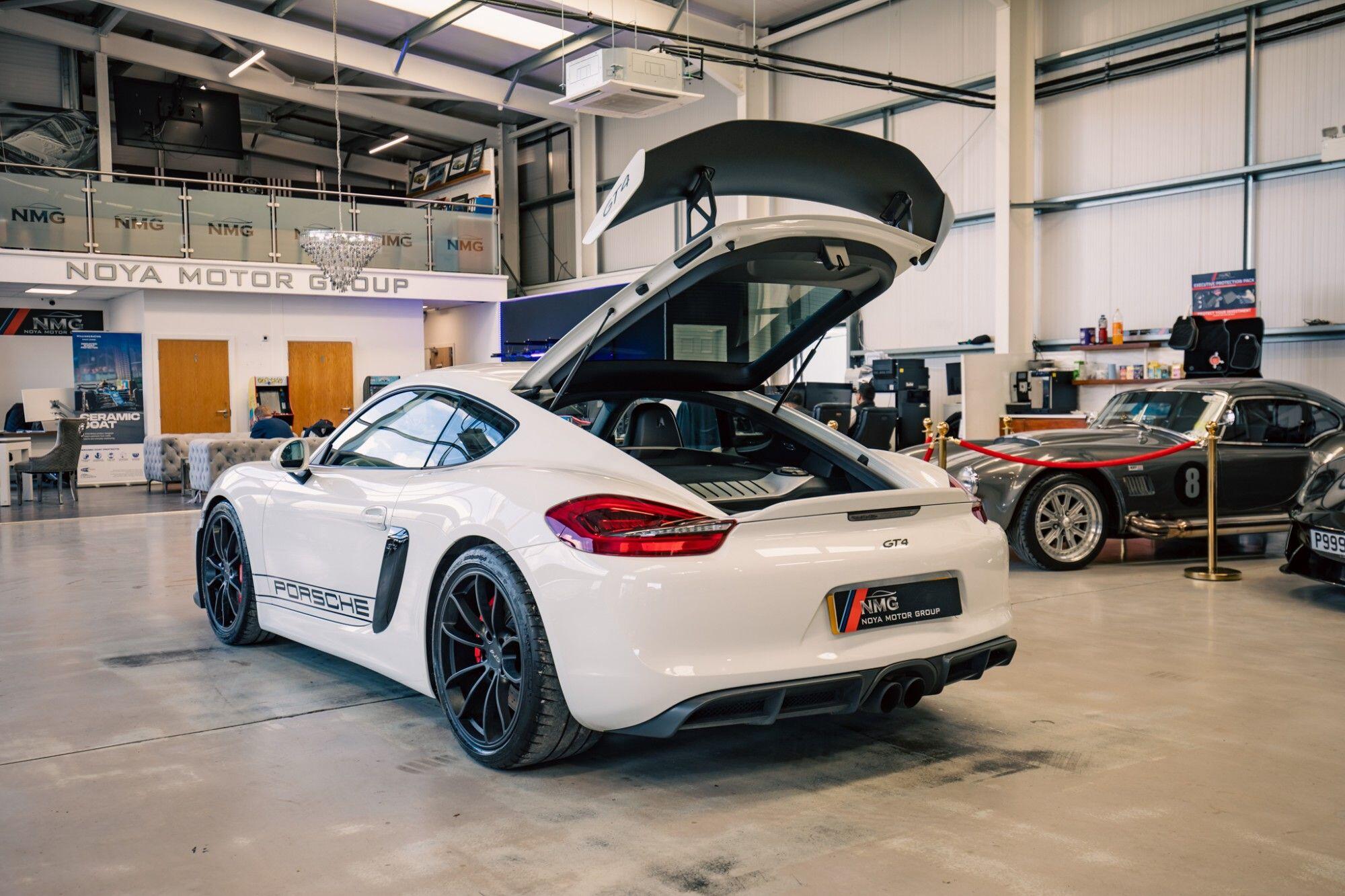 Porsche Cayman view 42
