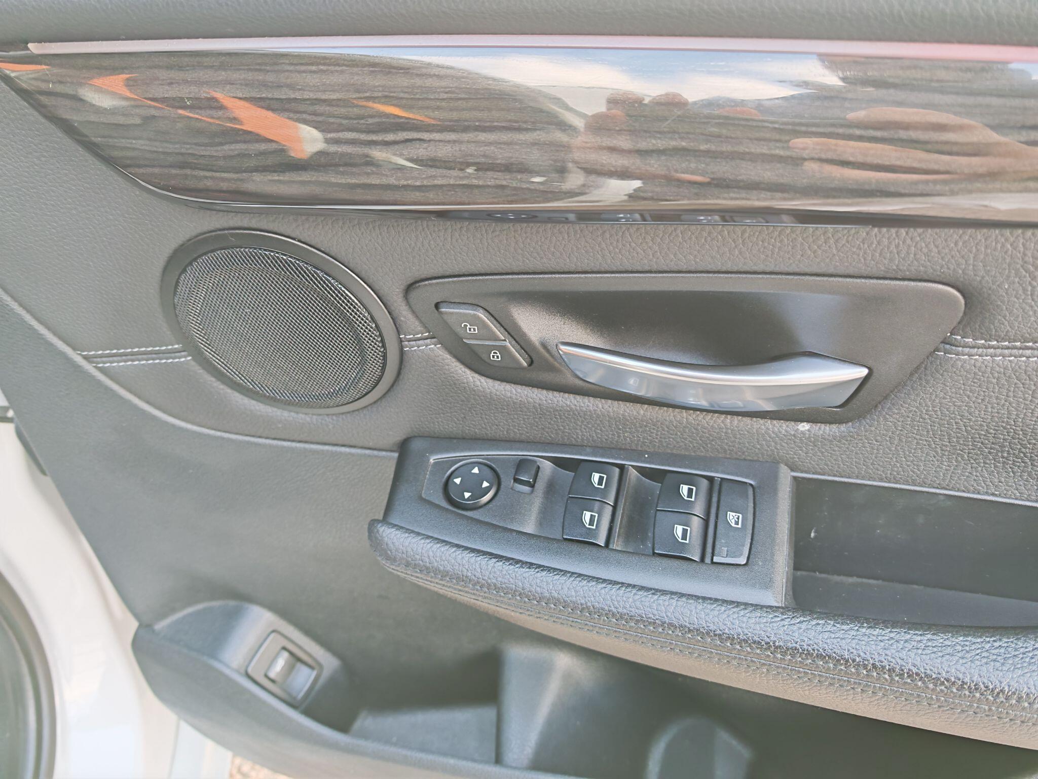 BMW 2 Series view 26