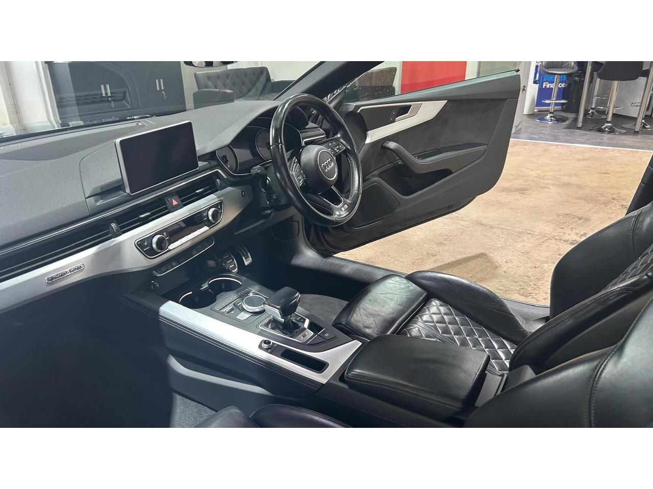 Audi S5 view 26