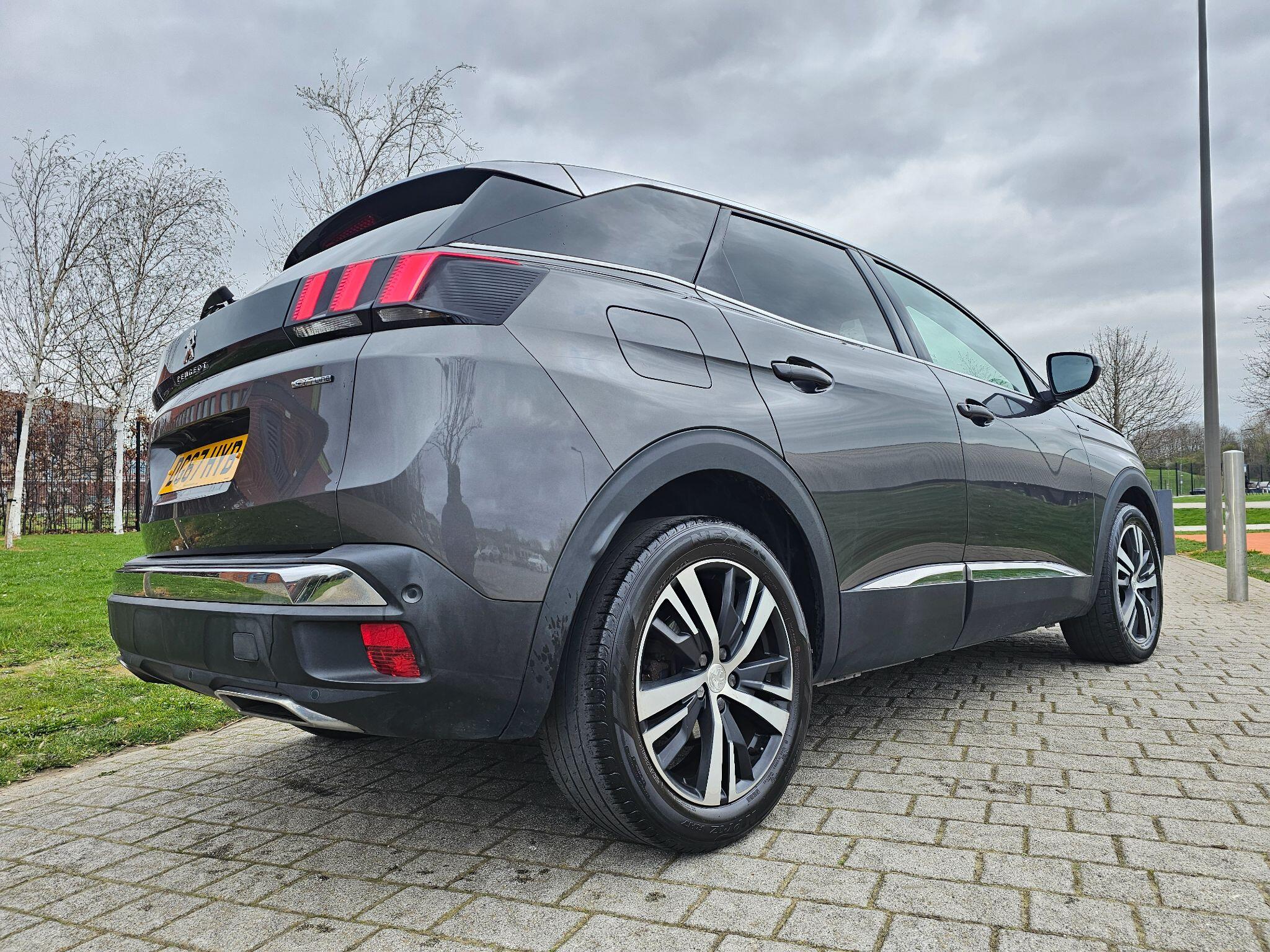 Peugeot 3008 view 2