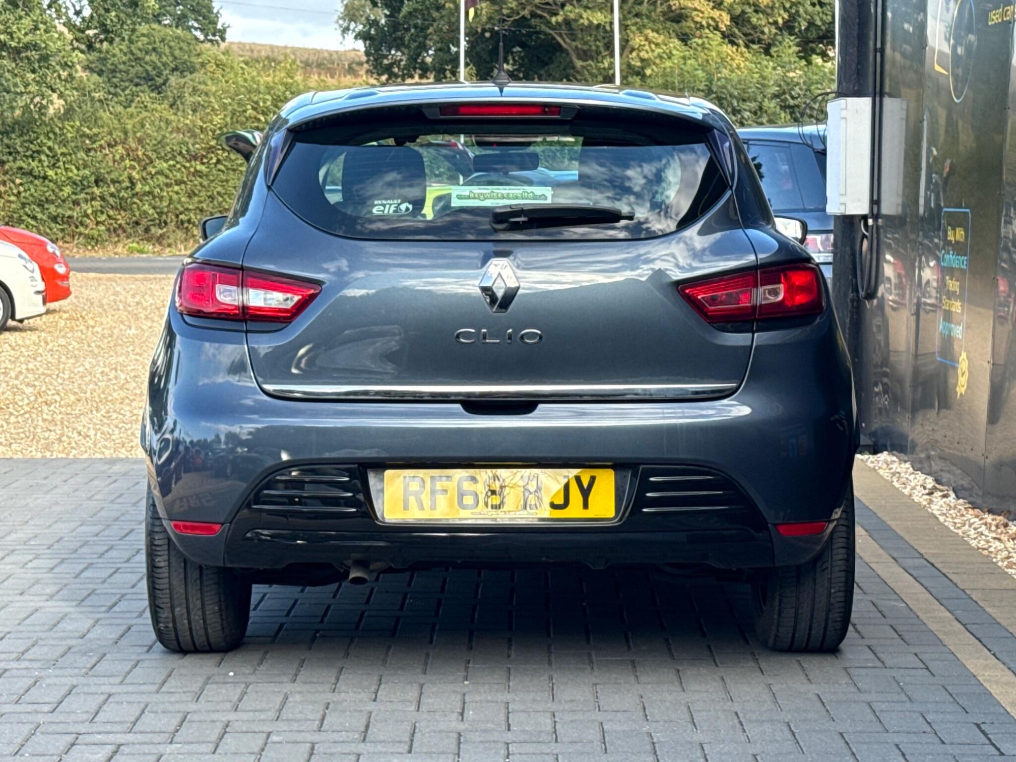 Renault Clio view 5