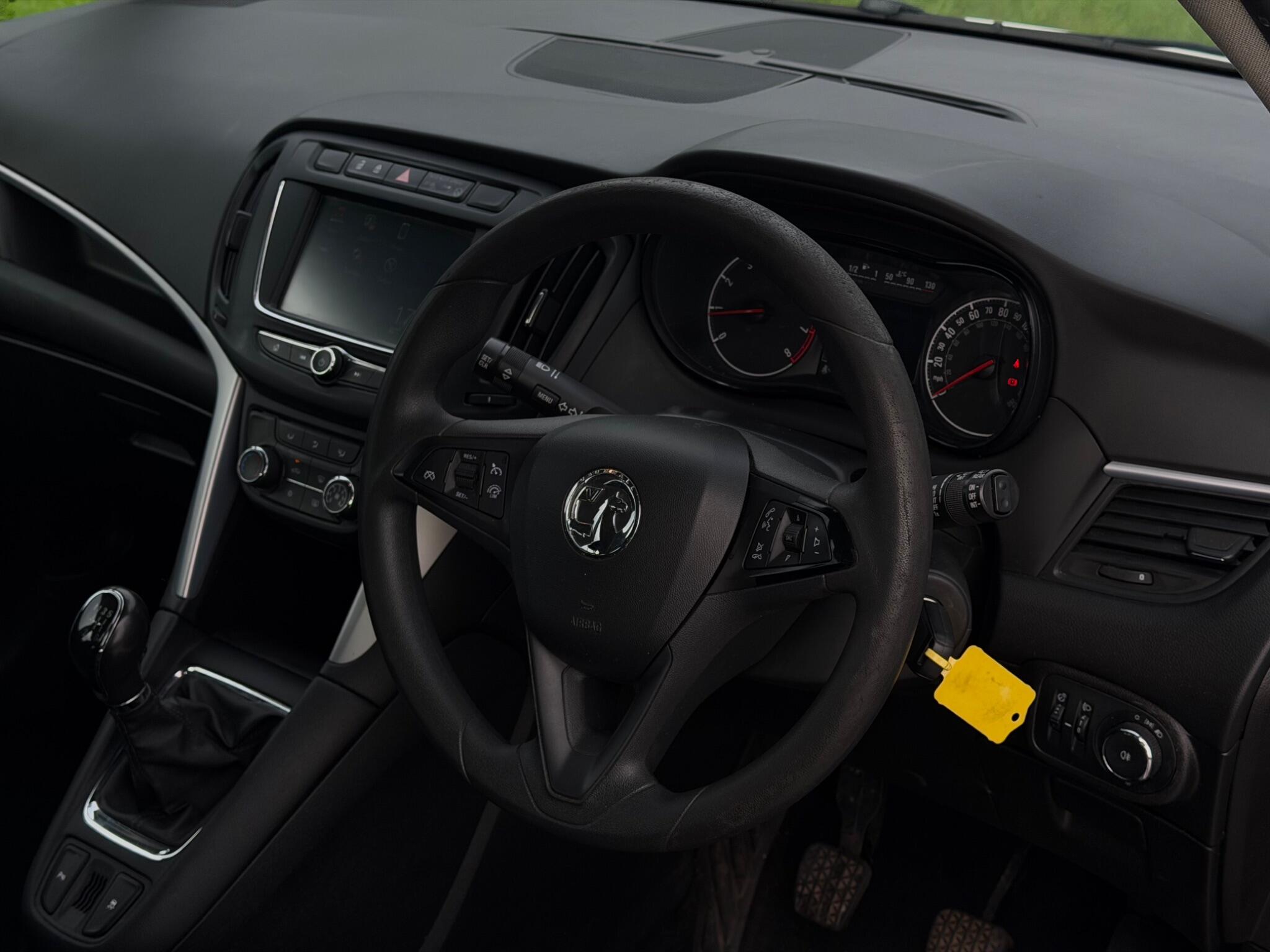 Vauxhall Zafira Tourer view 24
