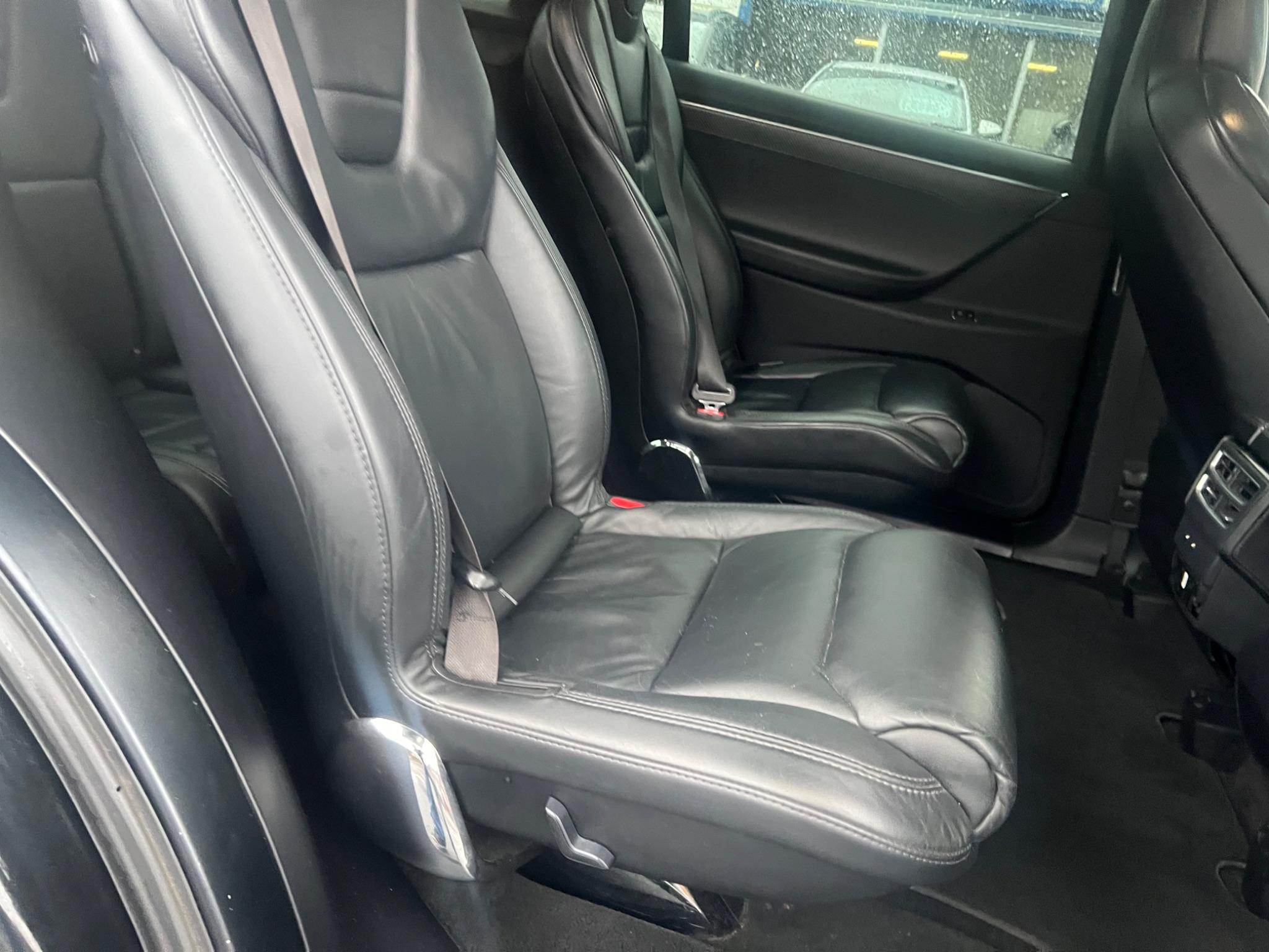 2017 Tesla Model X image 29