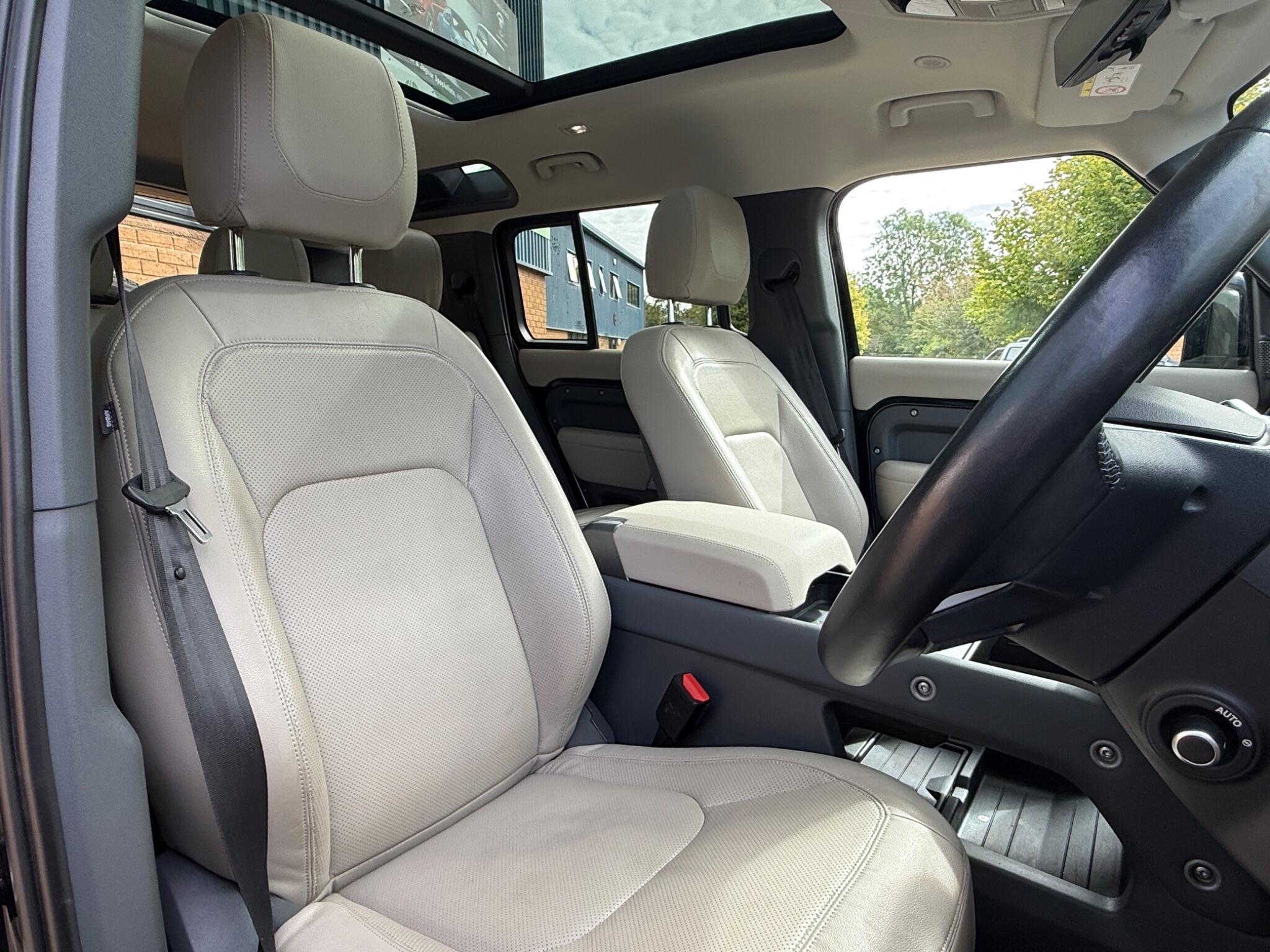 Land Rover Defender view 24