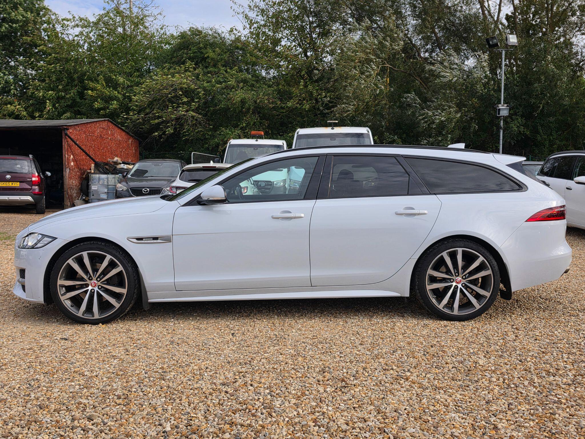 Jaguar XF view 6