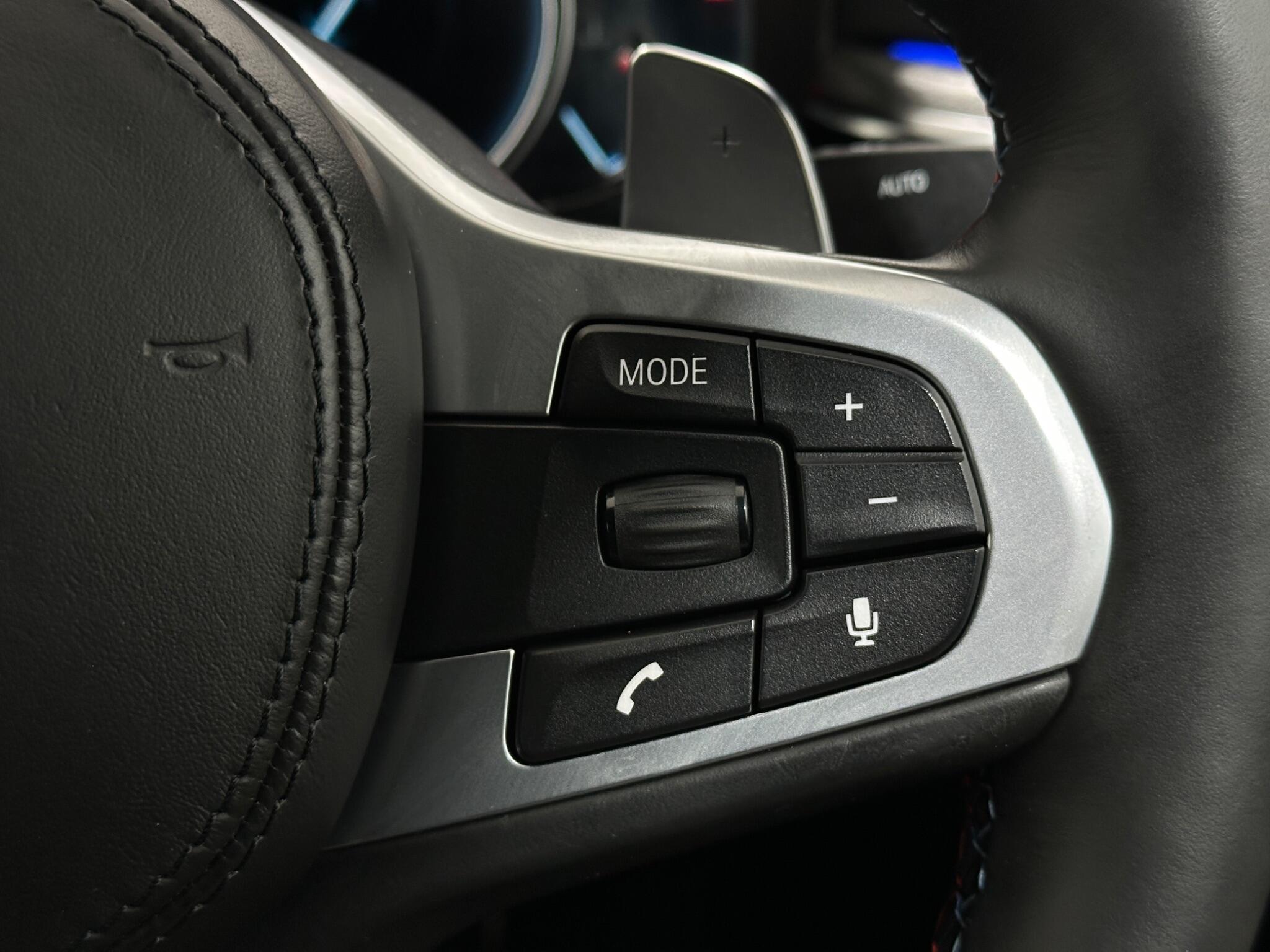 BMW 5 Series view 16