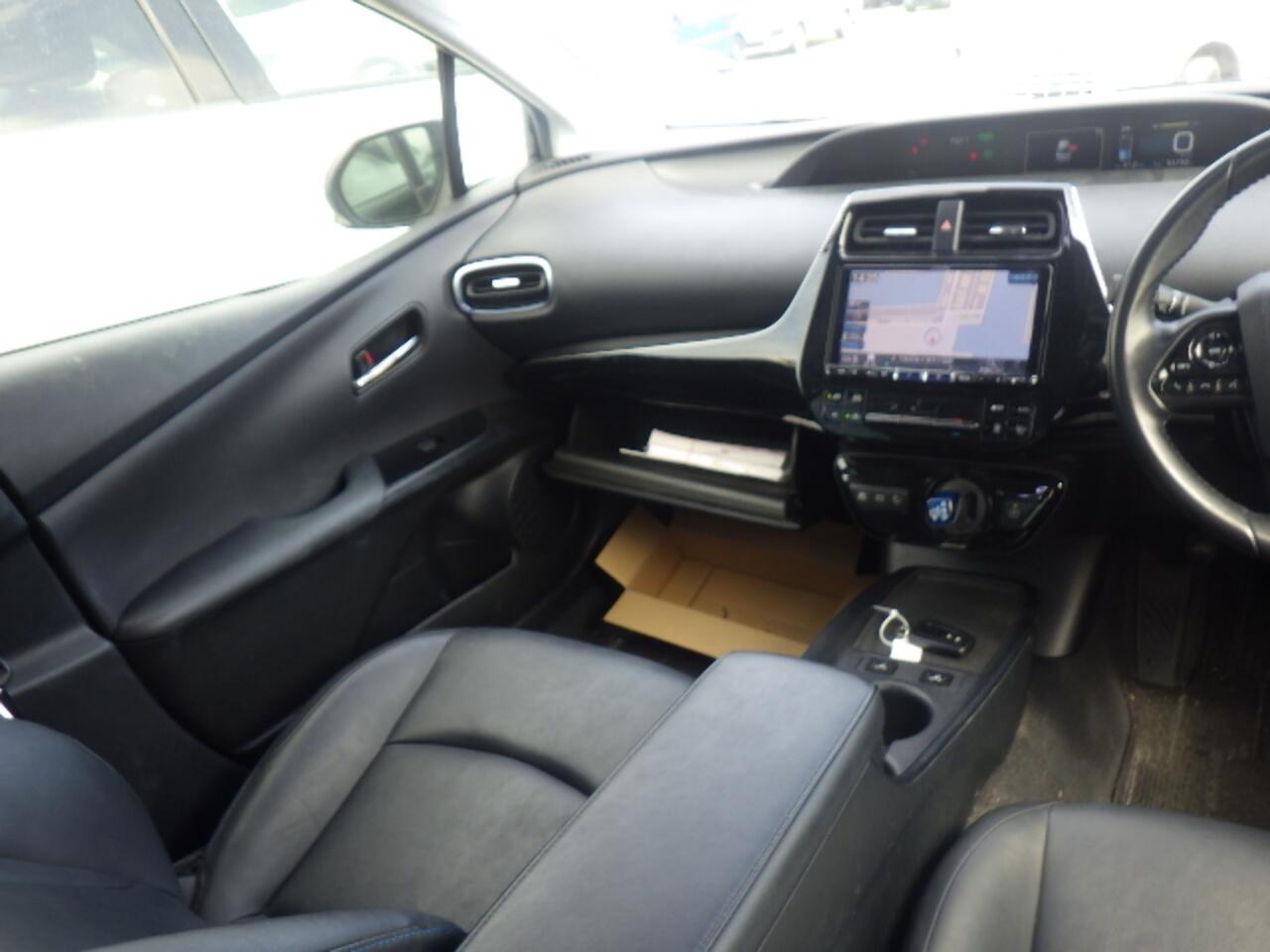 Toyota Prius view 5