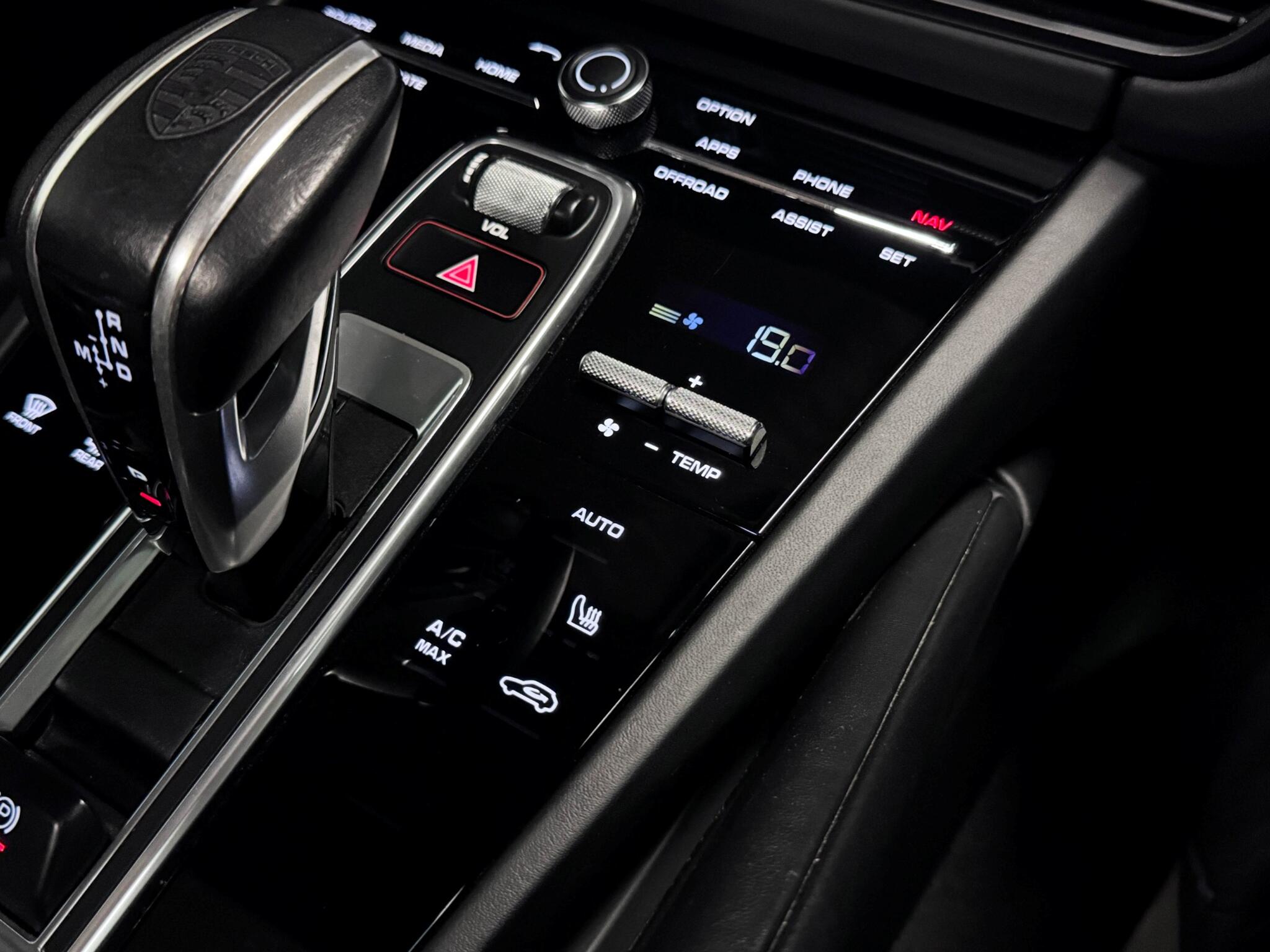 Porsche Cayenne view 52