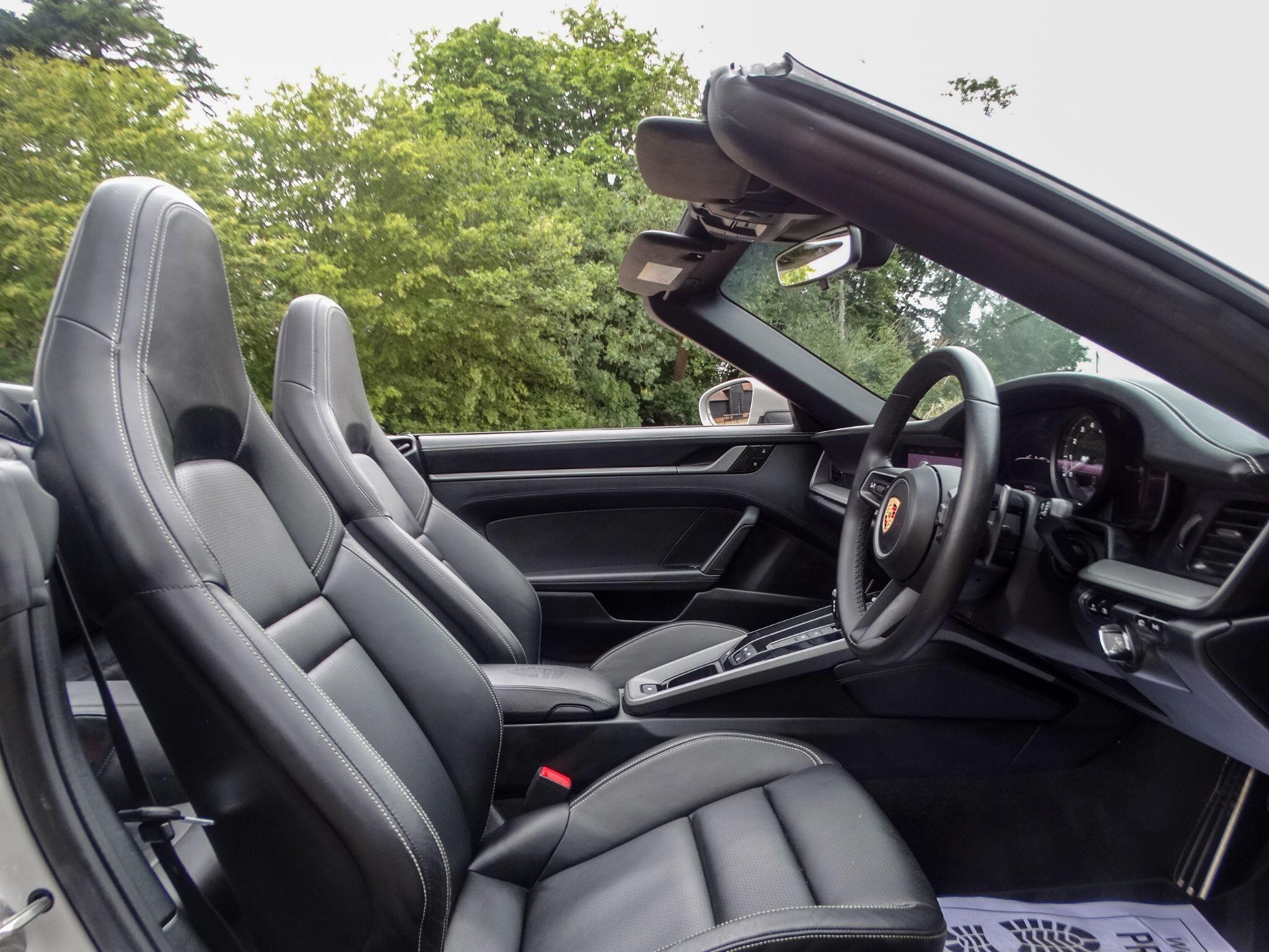 Porsche 911 view 19