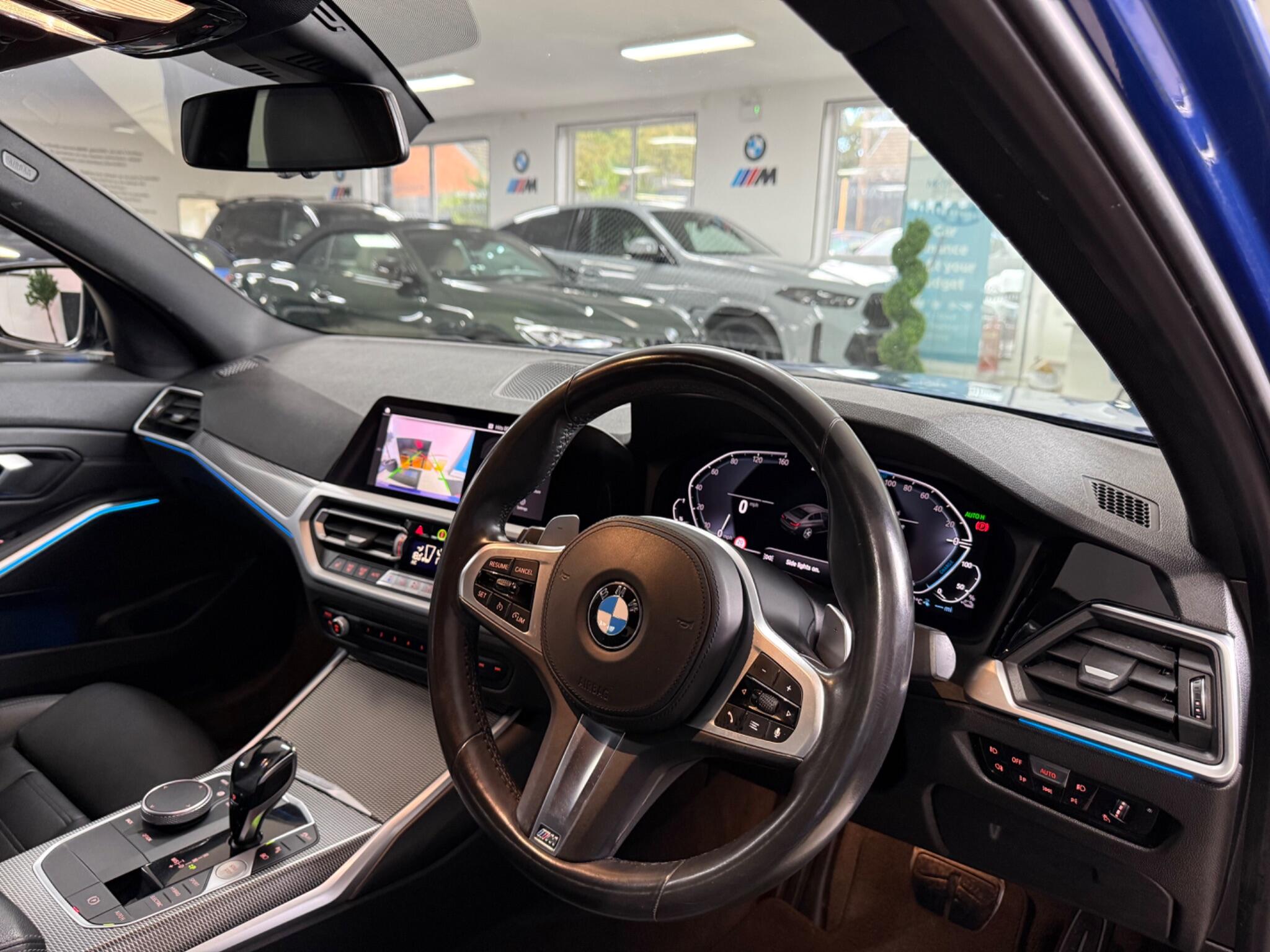BMW 3 Series view 26