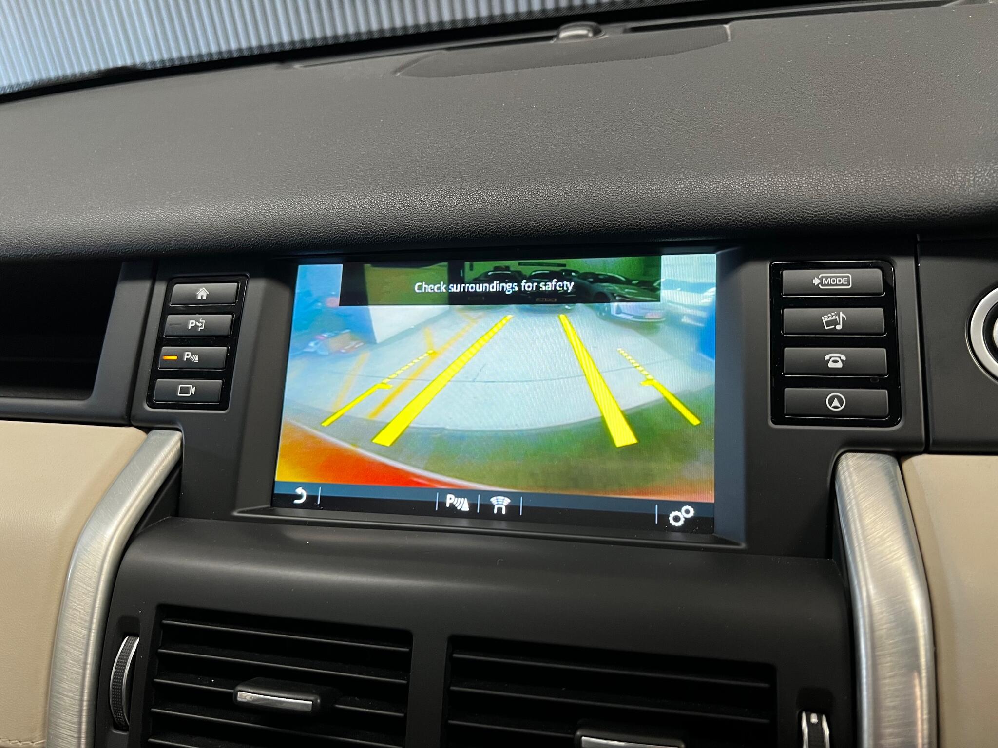 Land Rover Discovery Sport view 37
