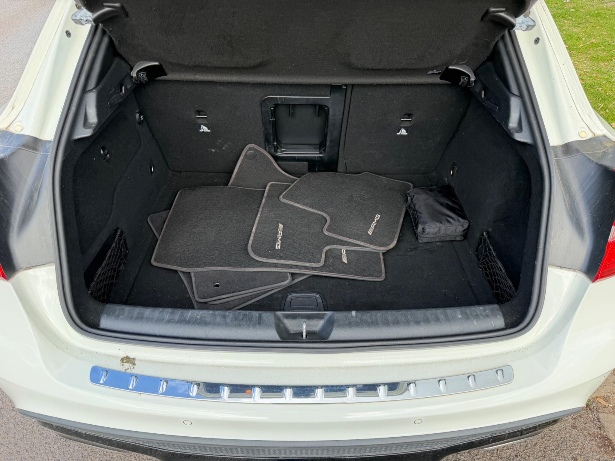 Mercedes-Benz Gla view 55