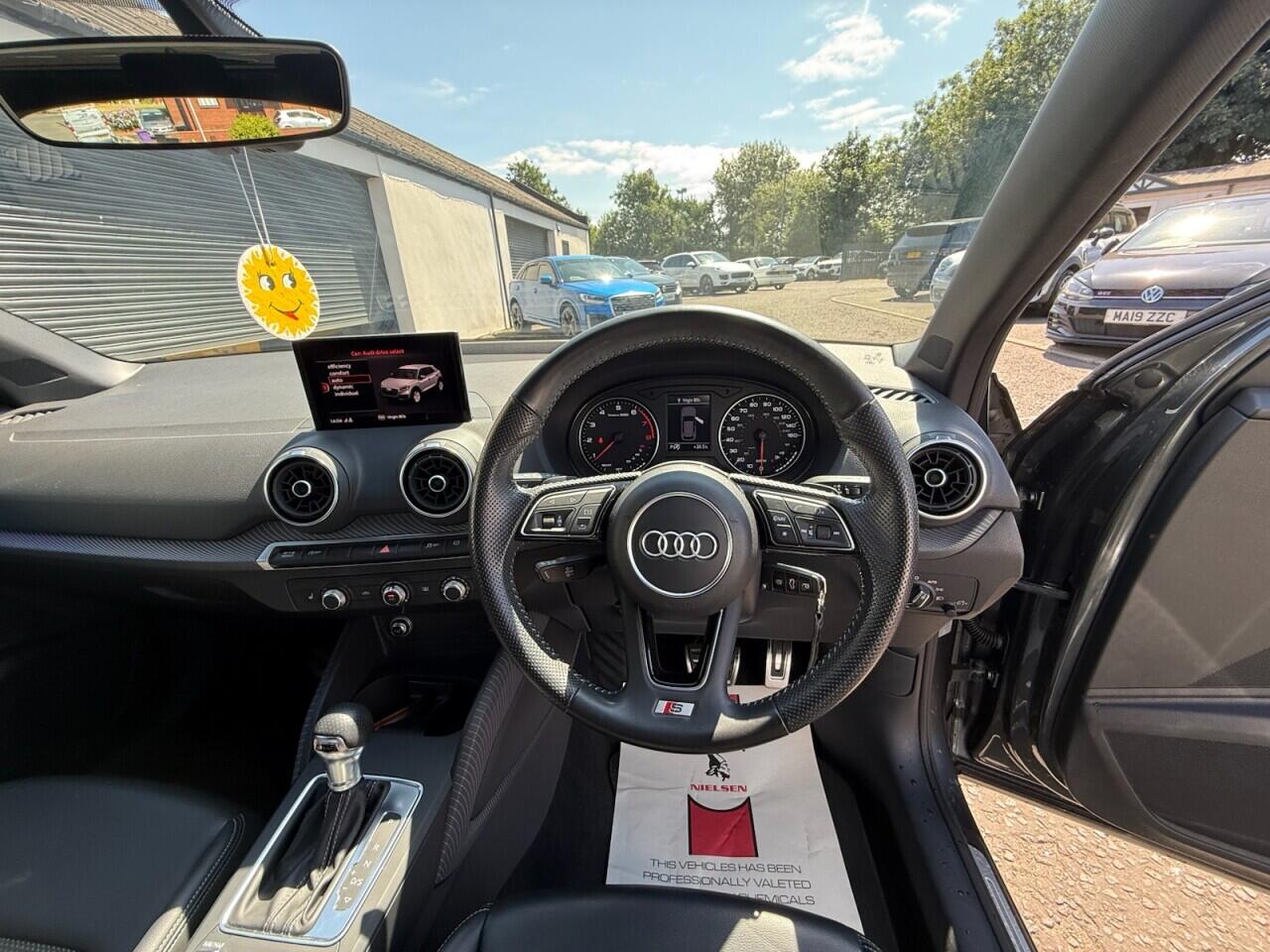 Audi Q2 view 14