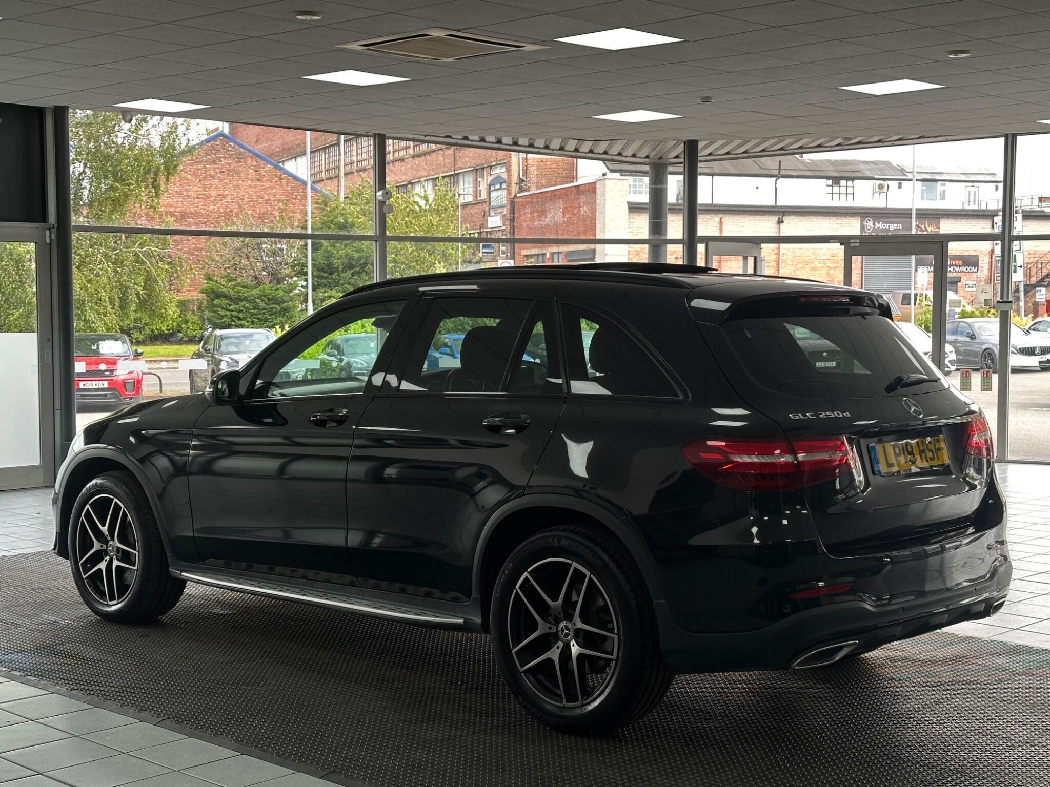 Mercedes-Benz GLC view 10