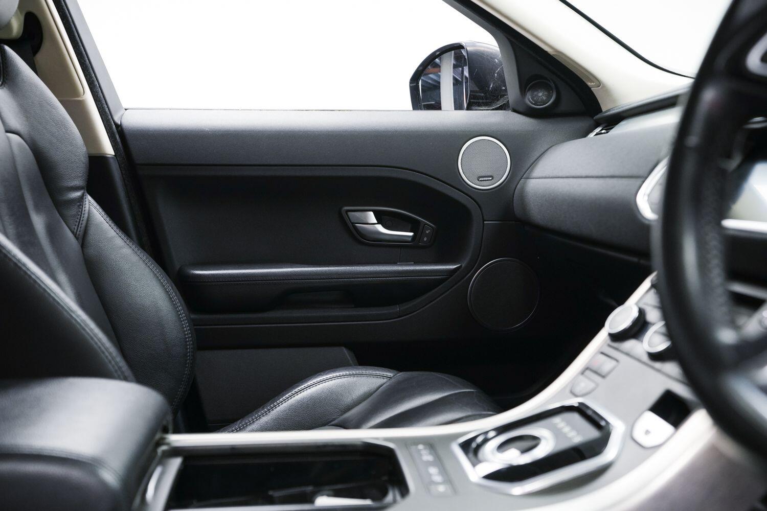 Land Rover Range Rover Evoque view 21