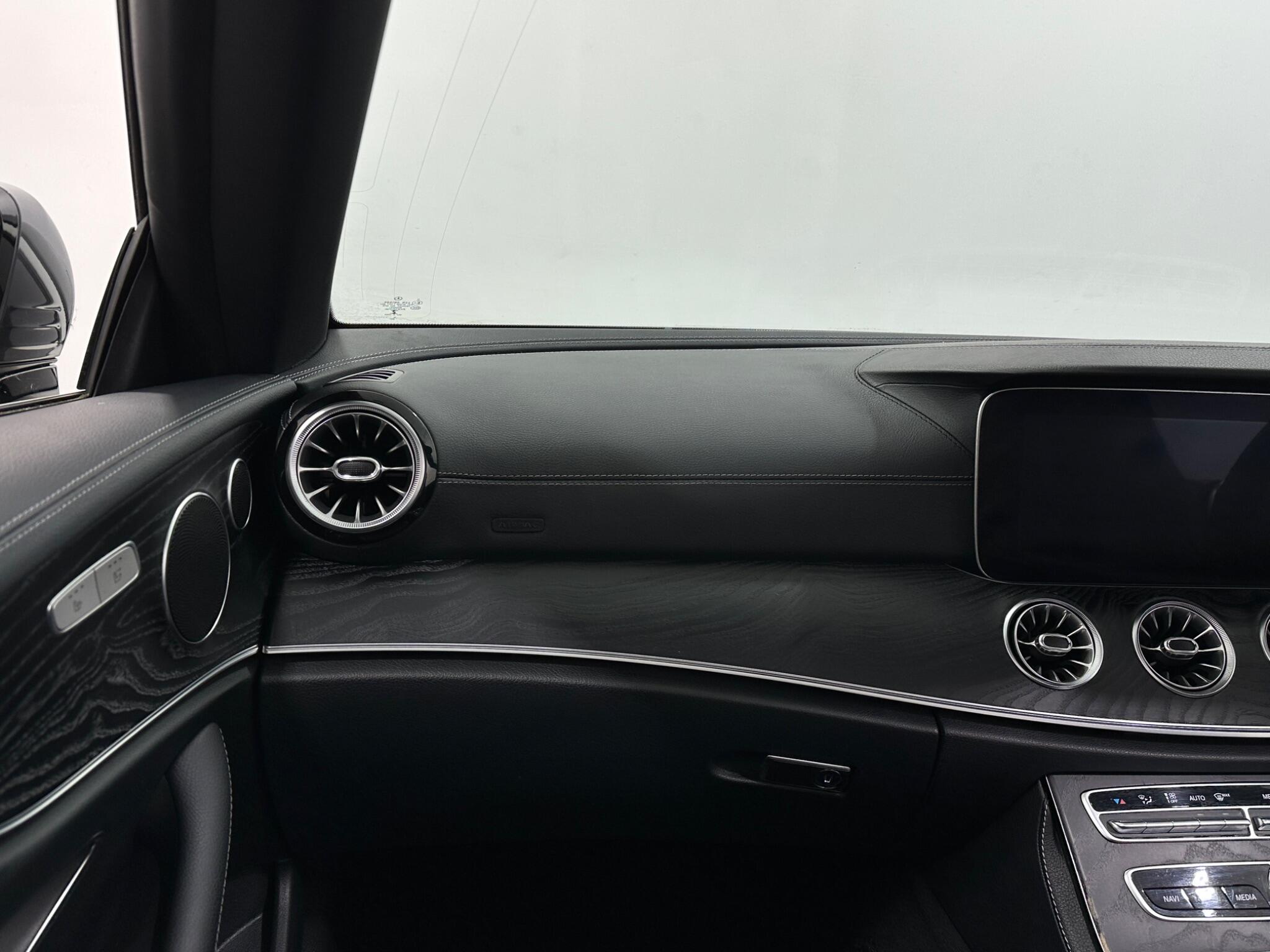 Mercedes-Benz E-Class view 30