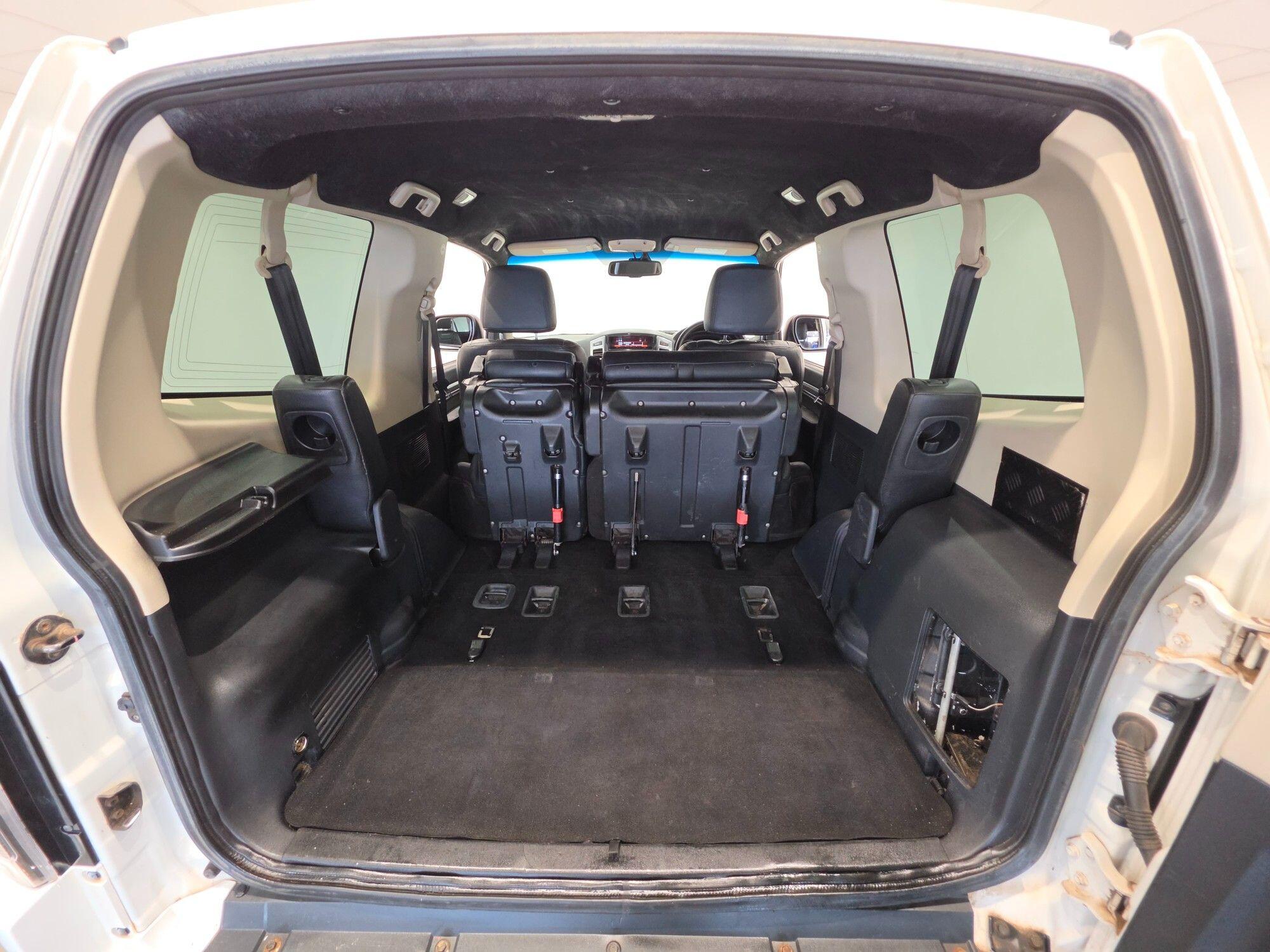 Mitsubishi Shogun view 50