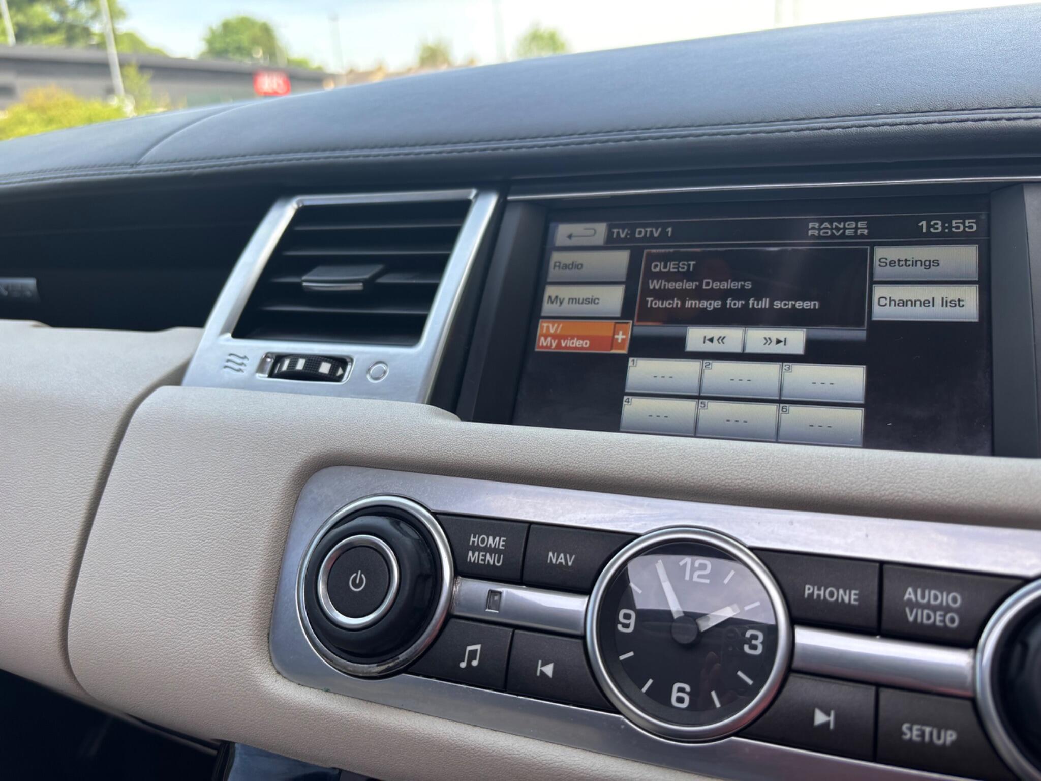 Land Rover Range Rover Sport view 30