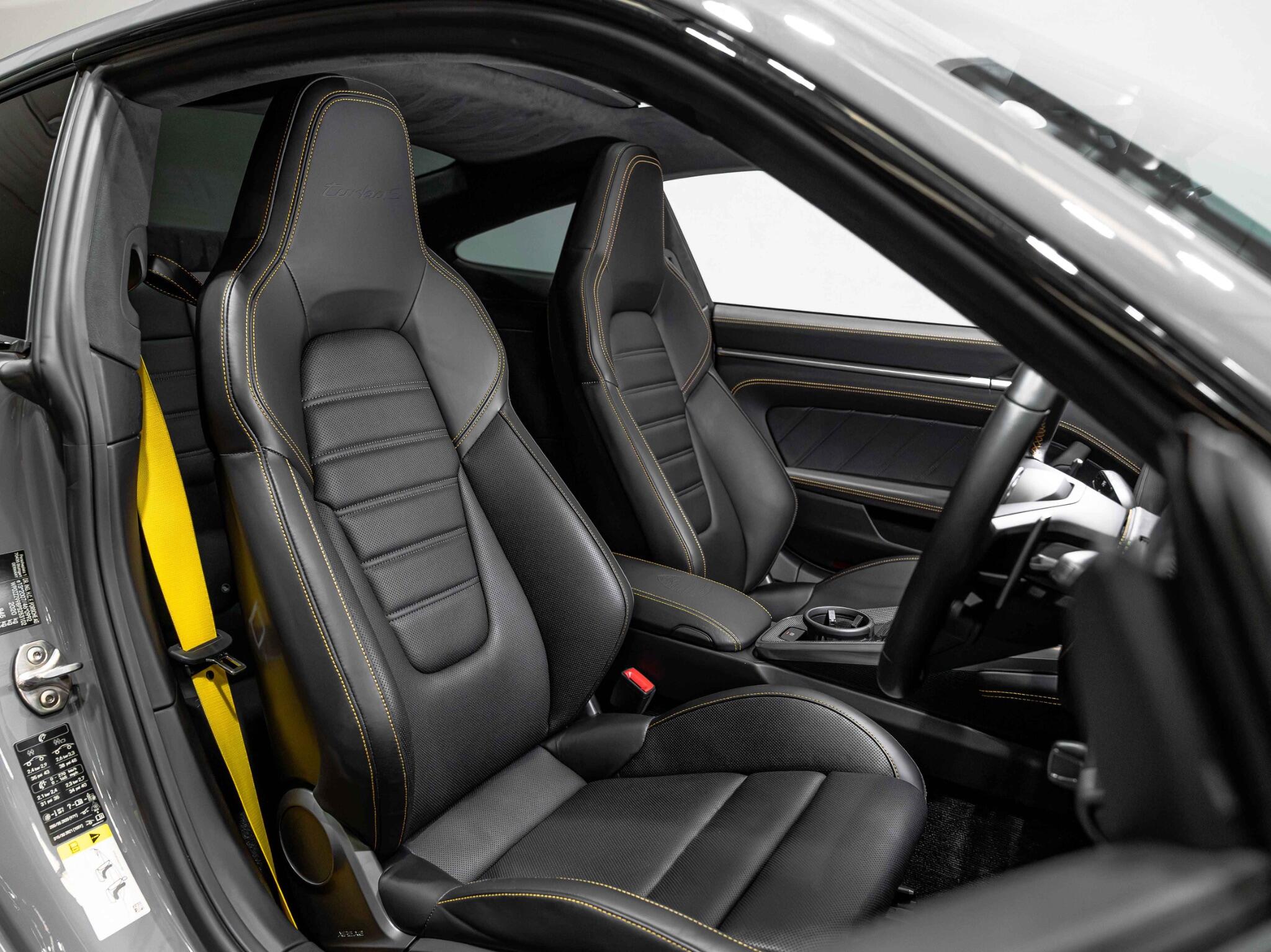 Porsche 911 view 2