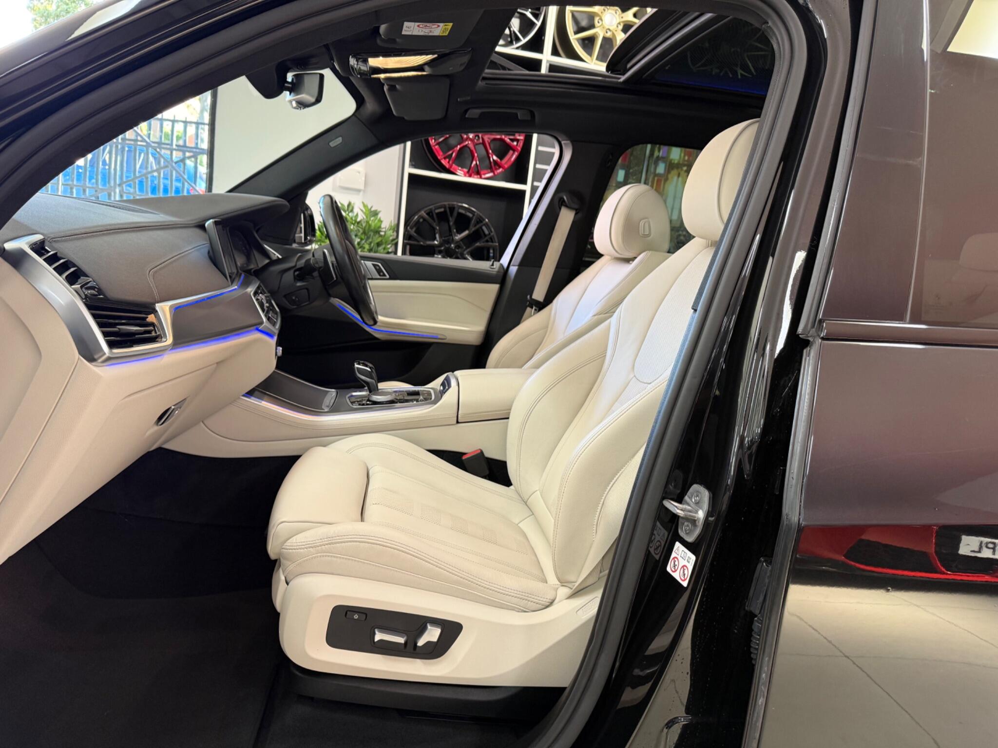 BMW X5 view 3