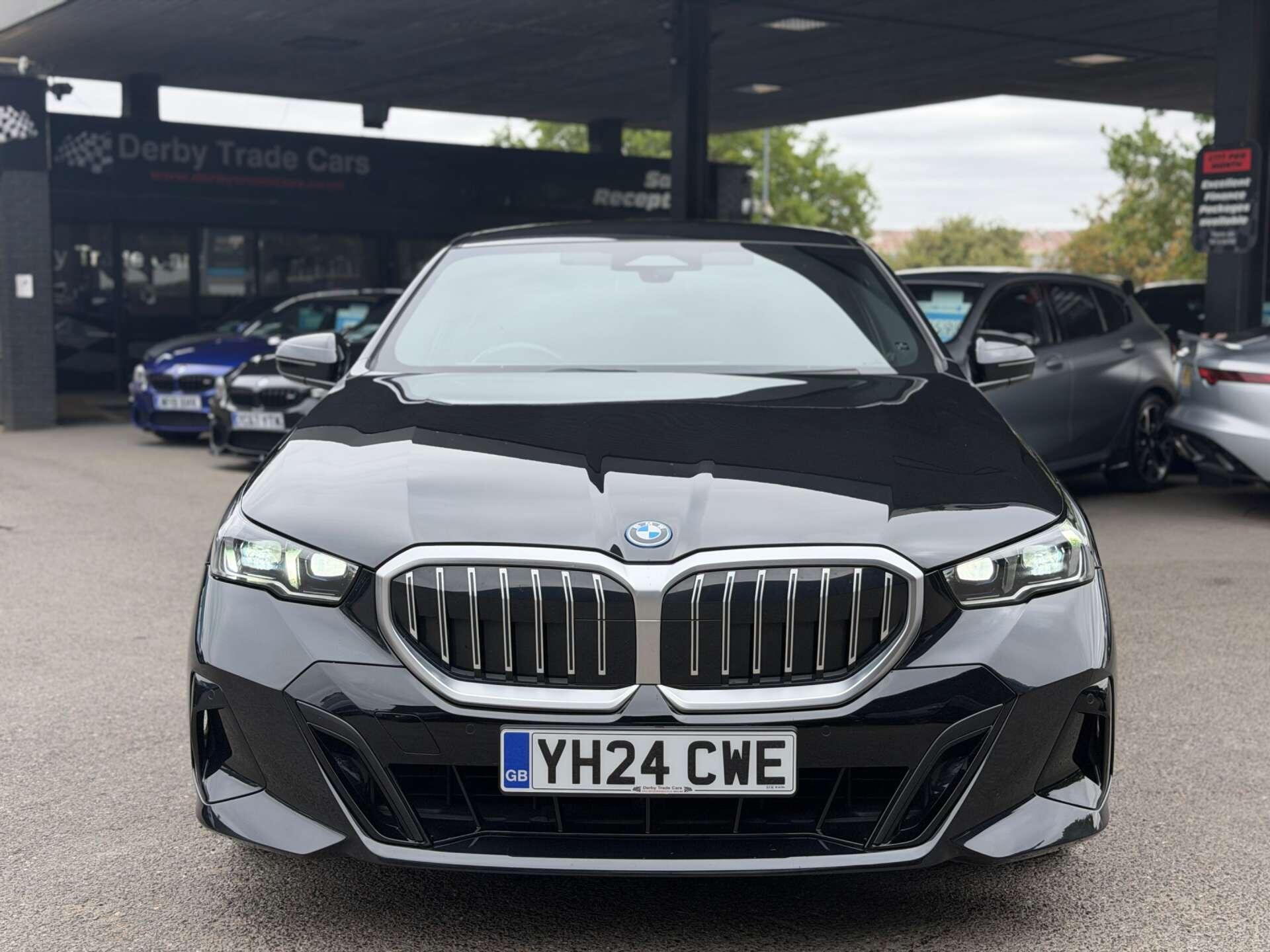 BMW 5 Series view 7