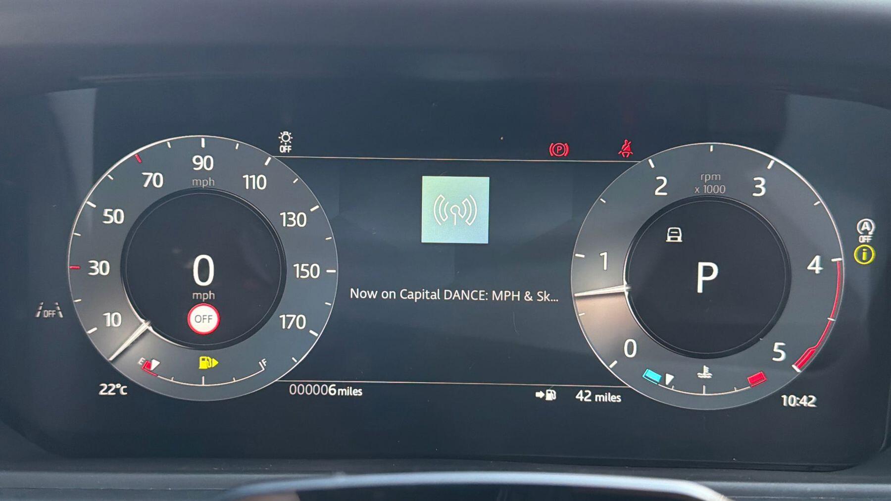 Land Rover Range Rover Velar view 16