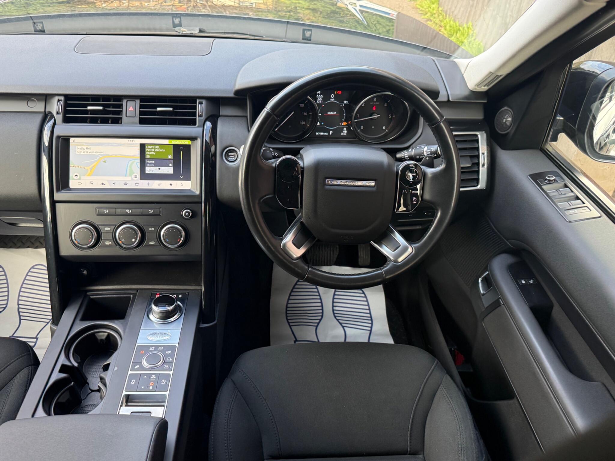 Land Rover Discovery view 23
