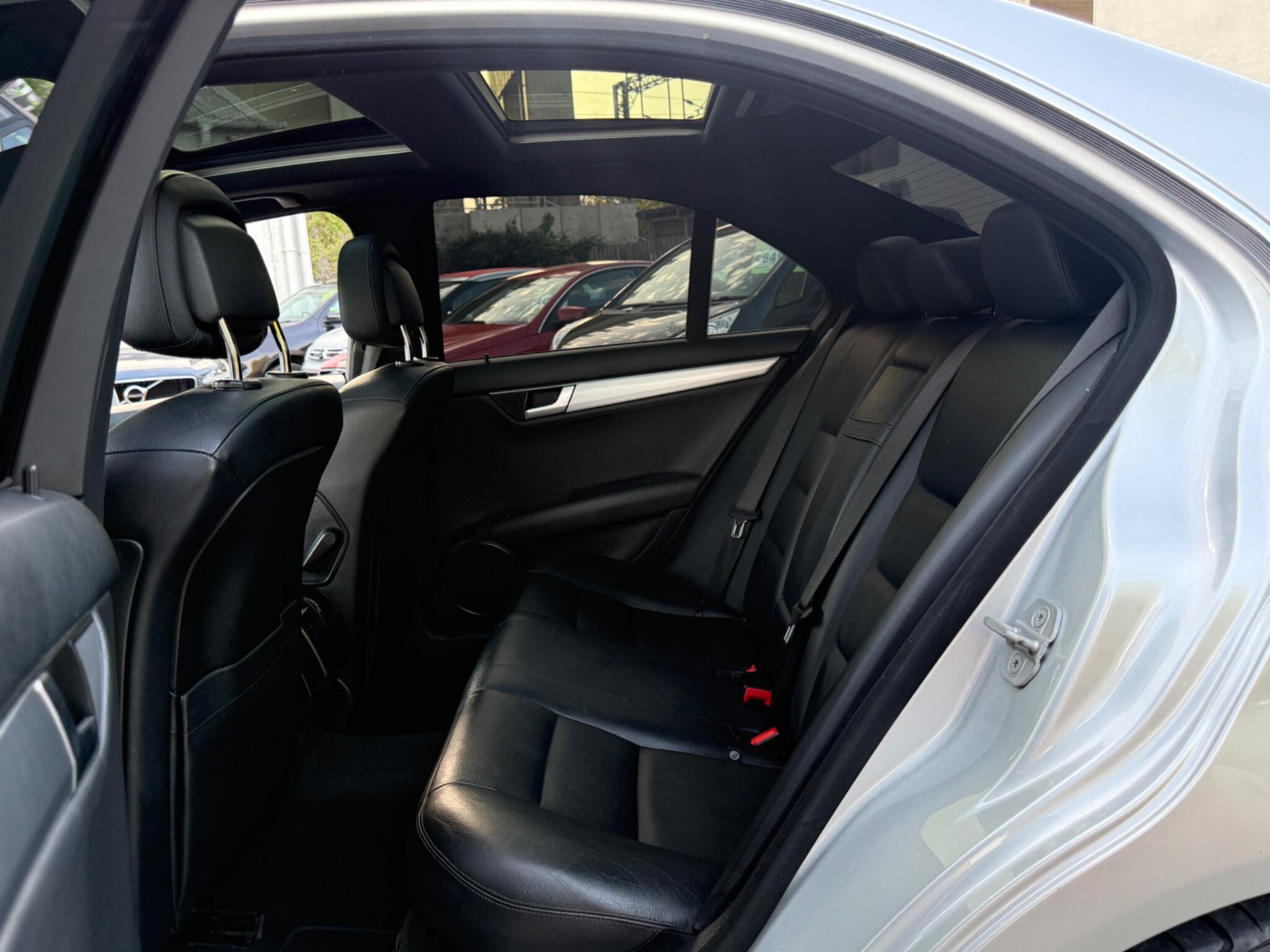 Mercedes-Benz C Class - Image 27