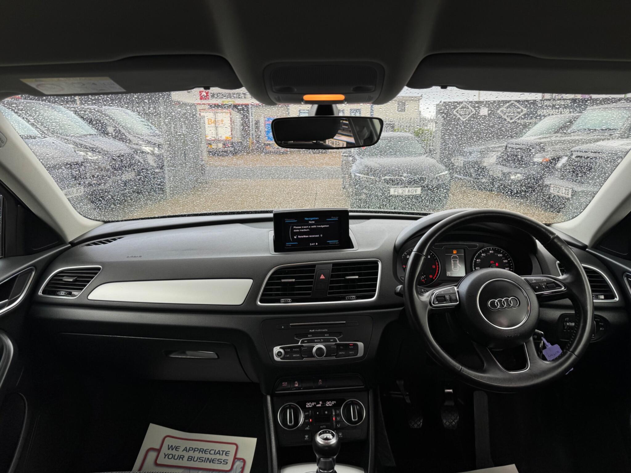 Audi Q3 view 20