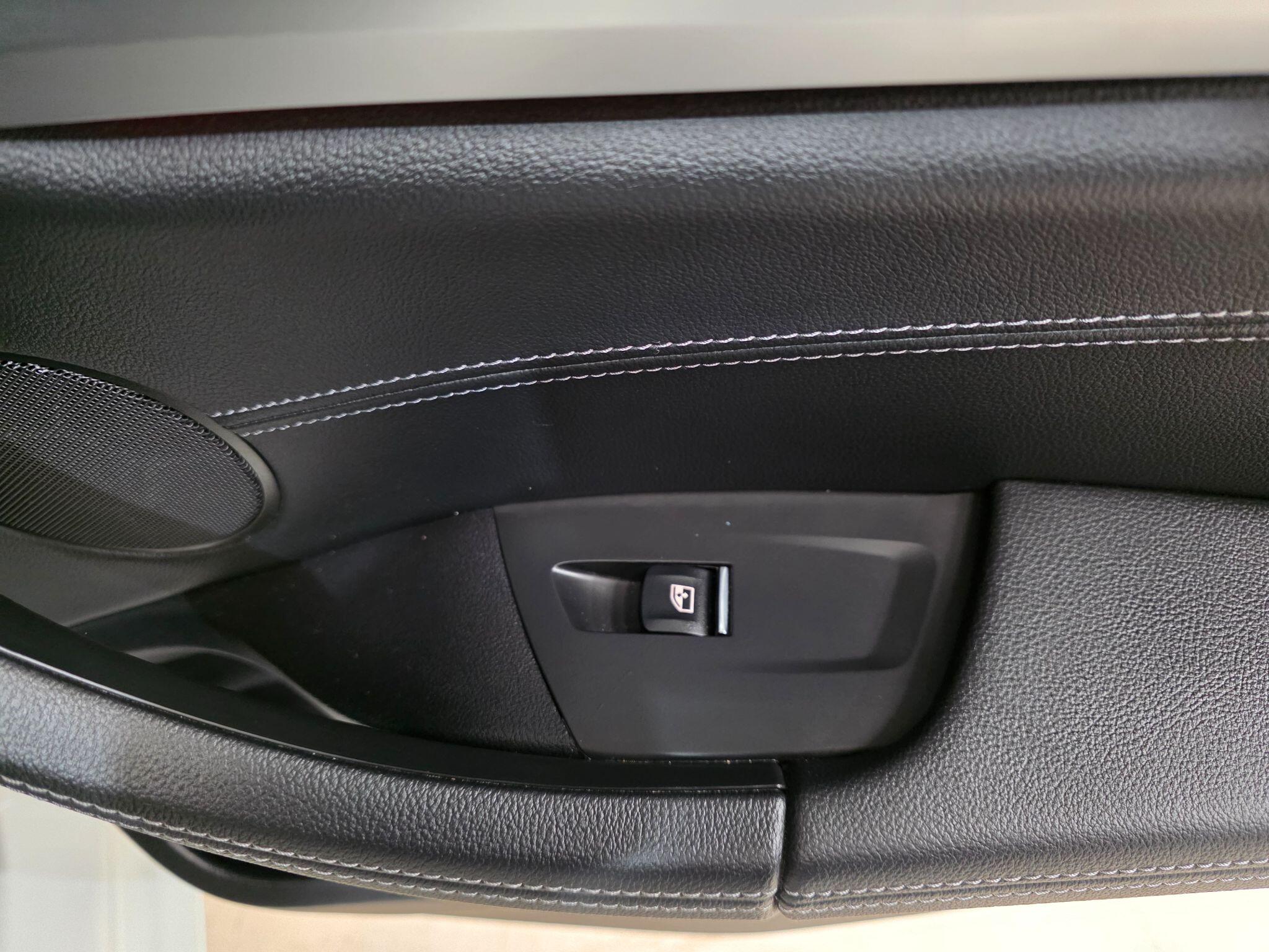 BMW X3 view 24