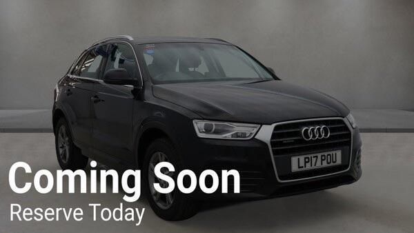 Audi Q3 view 14