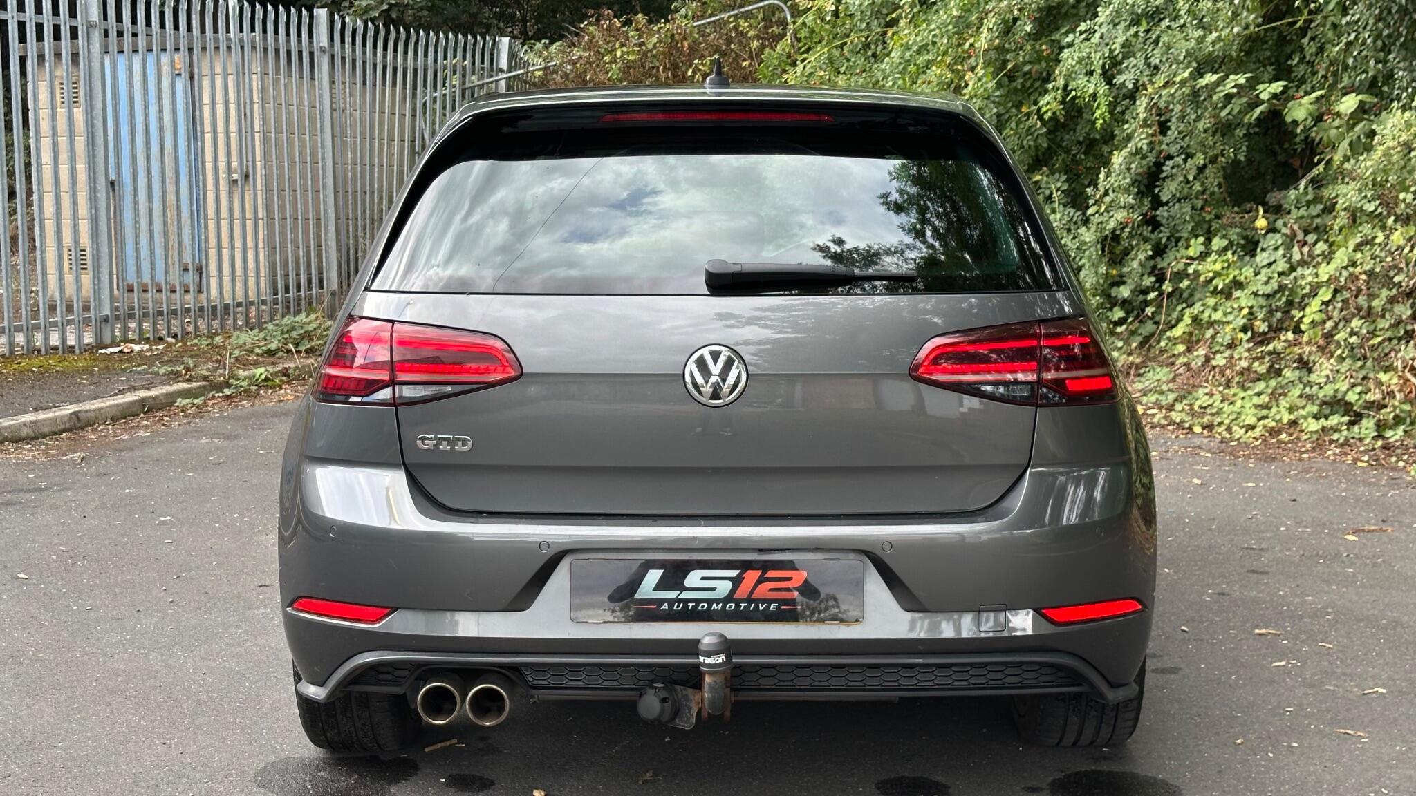 Volkswagen Golf view 10