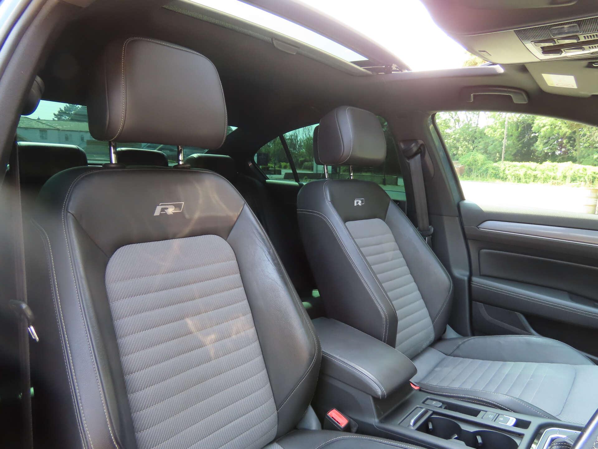 Volkswagen Passat view 8