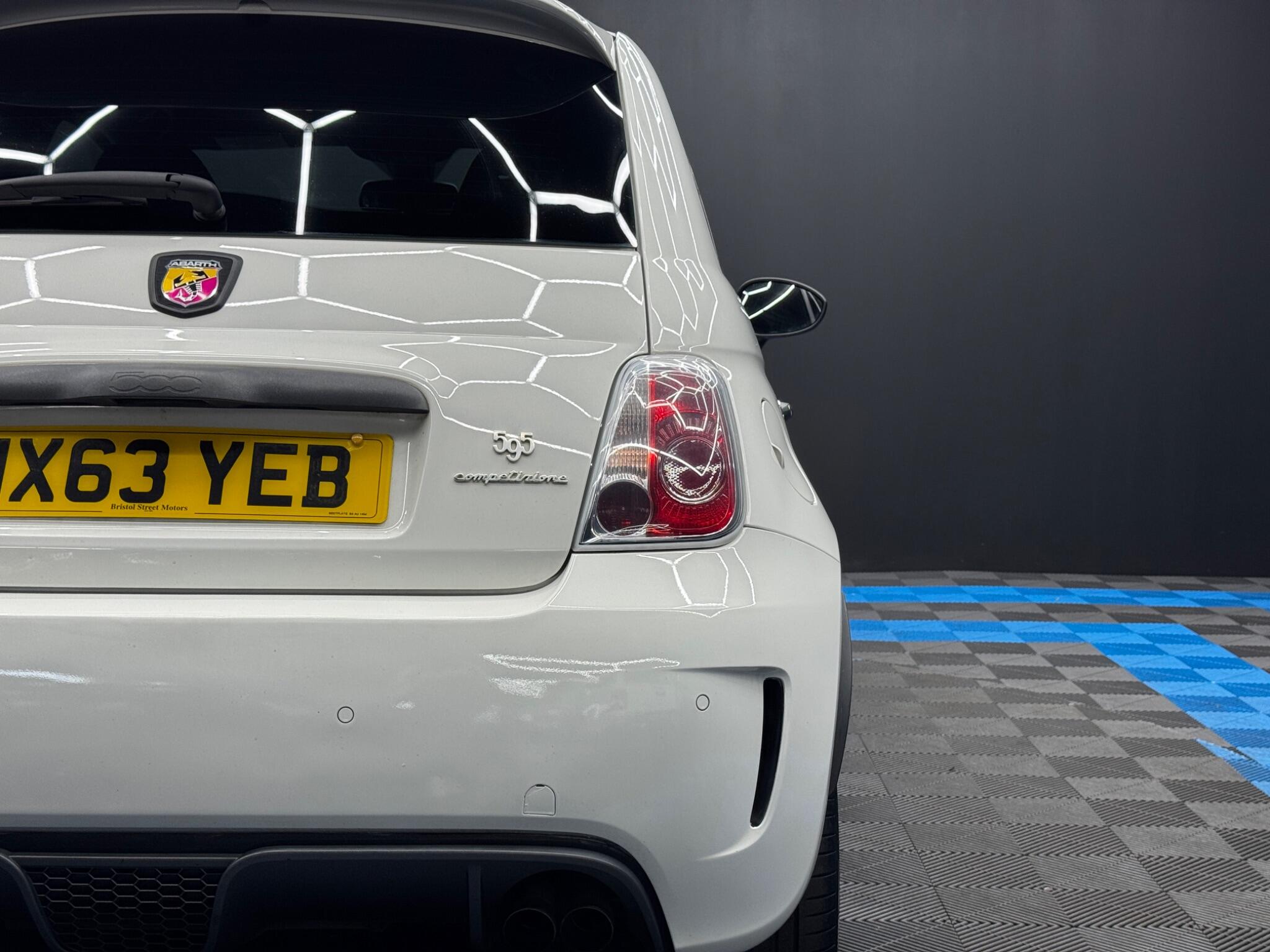 Abarth 595 view 28