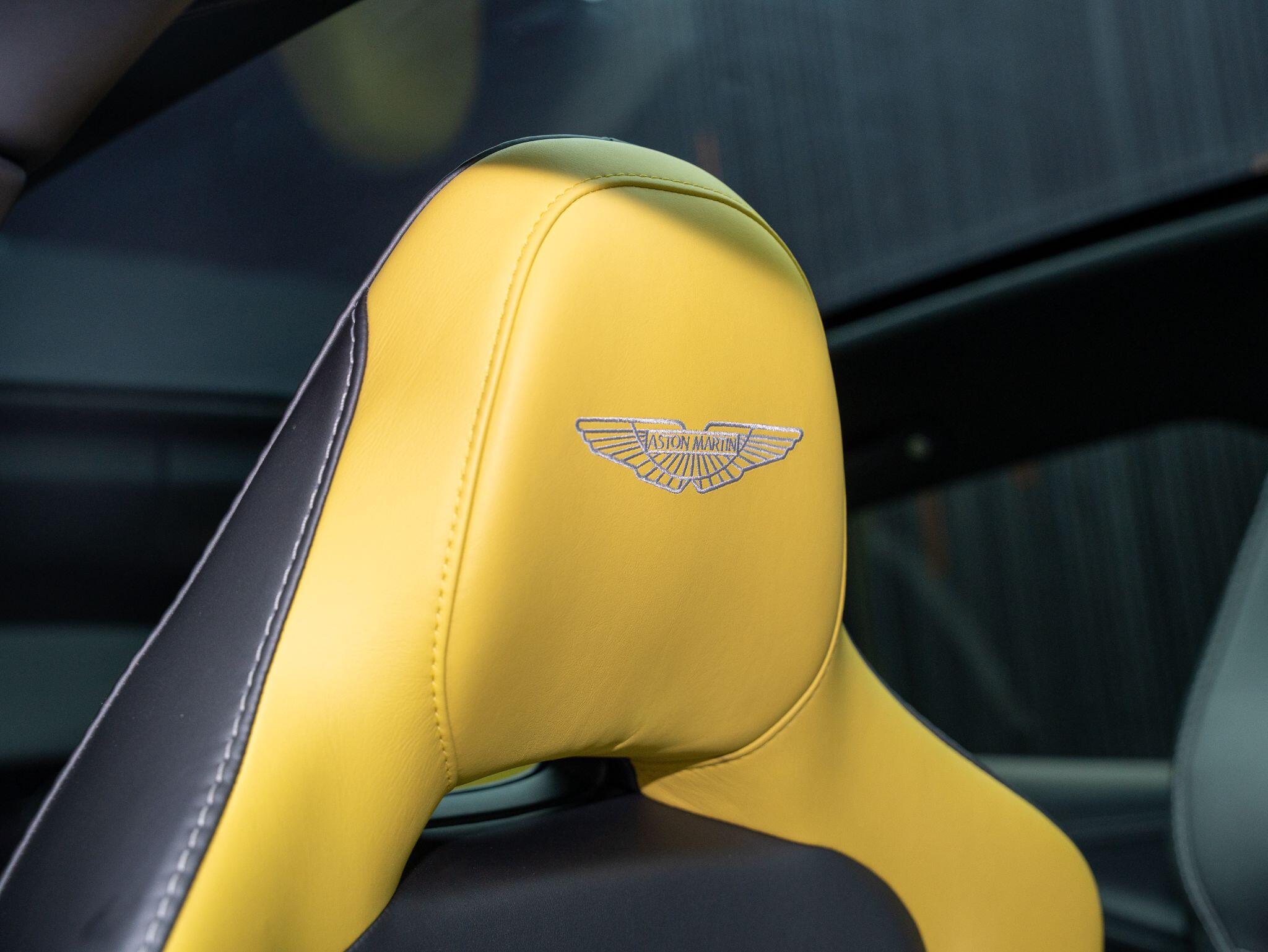 Aston Martin DBX view 34