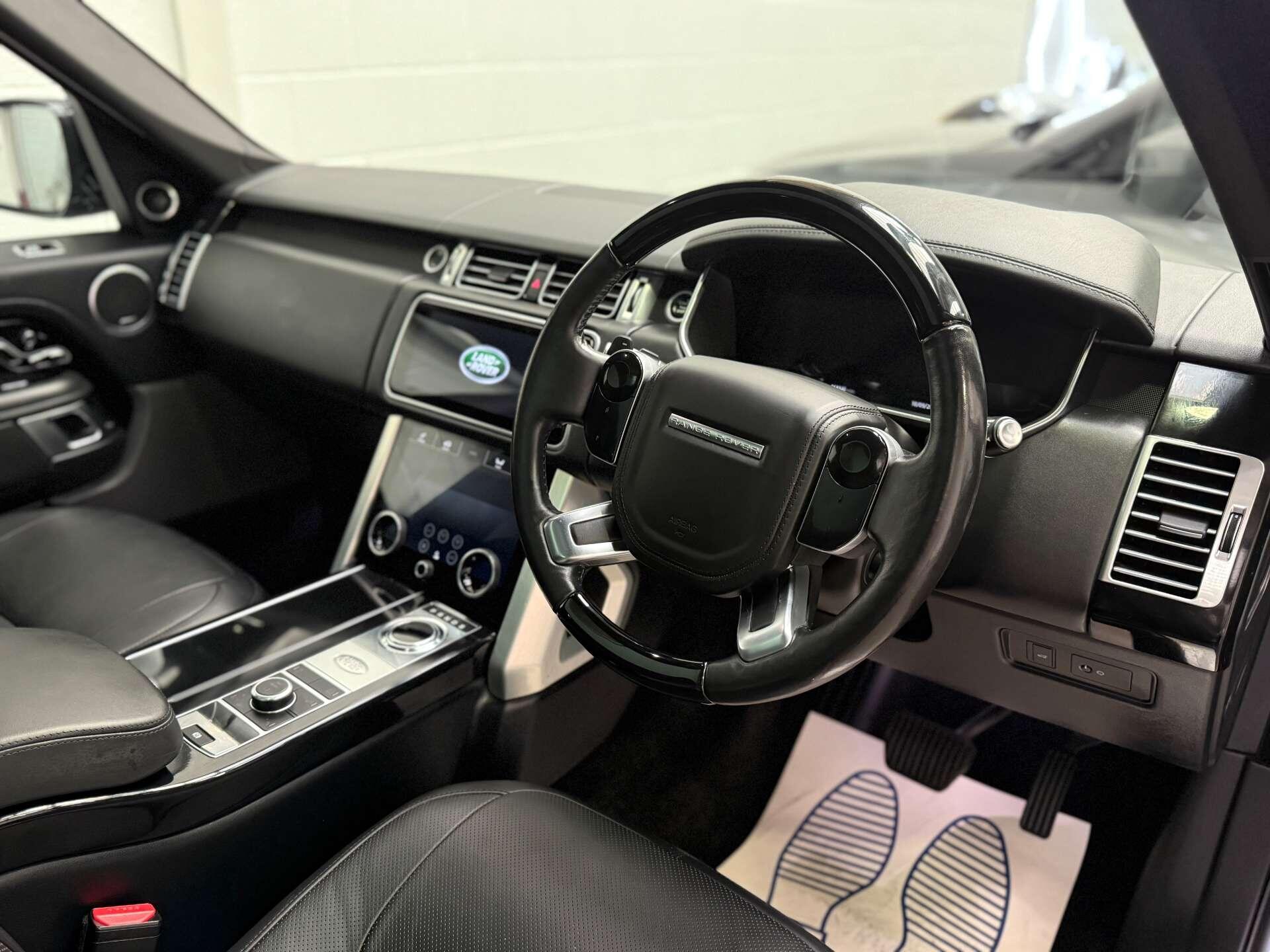 Land Rover Range Rover view 14