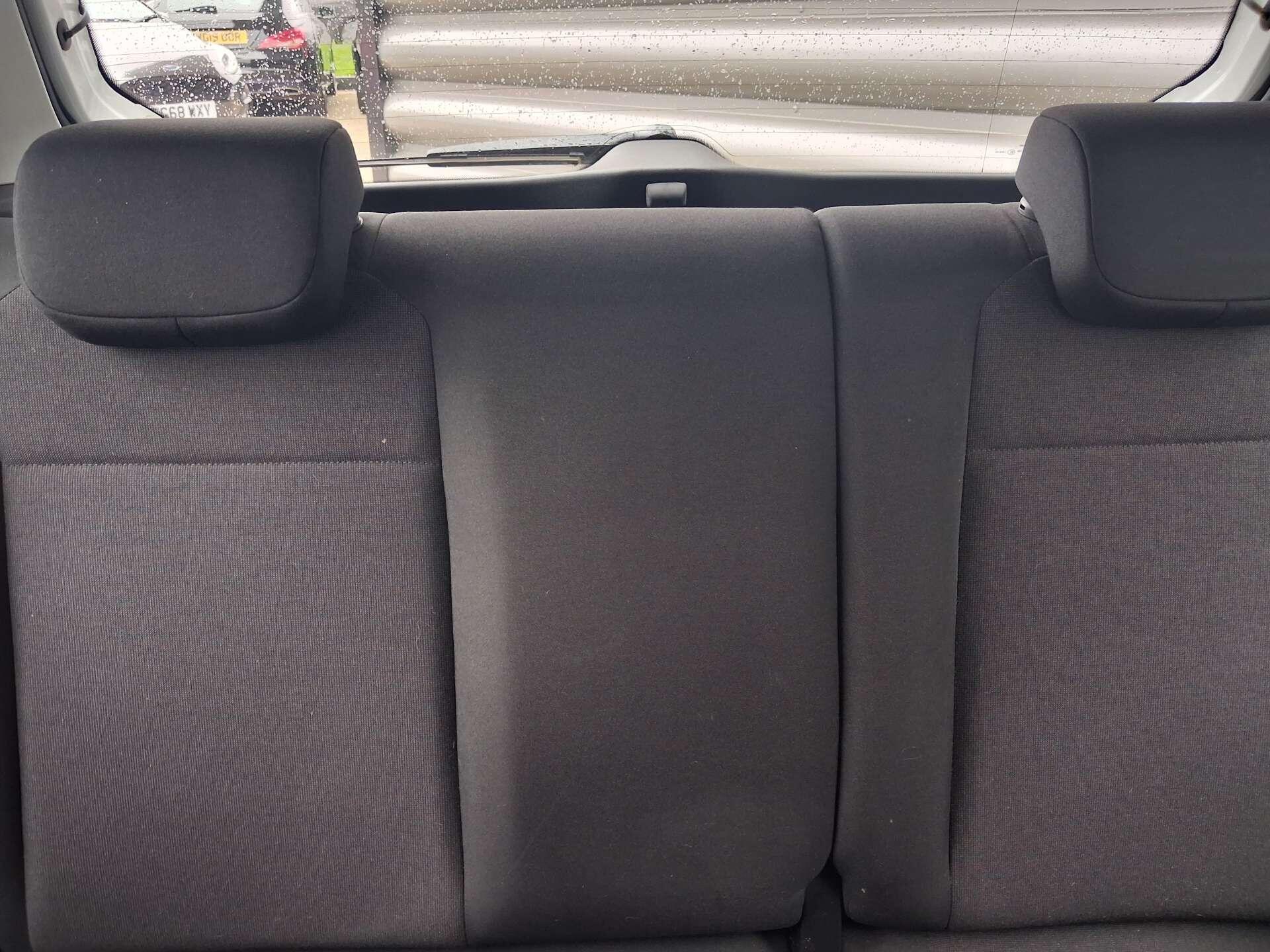 Volkswagen up! view 31