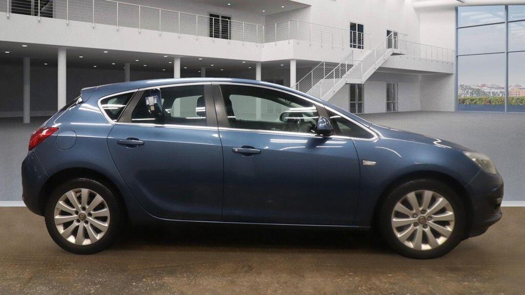 Vauxhall Astra view 5