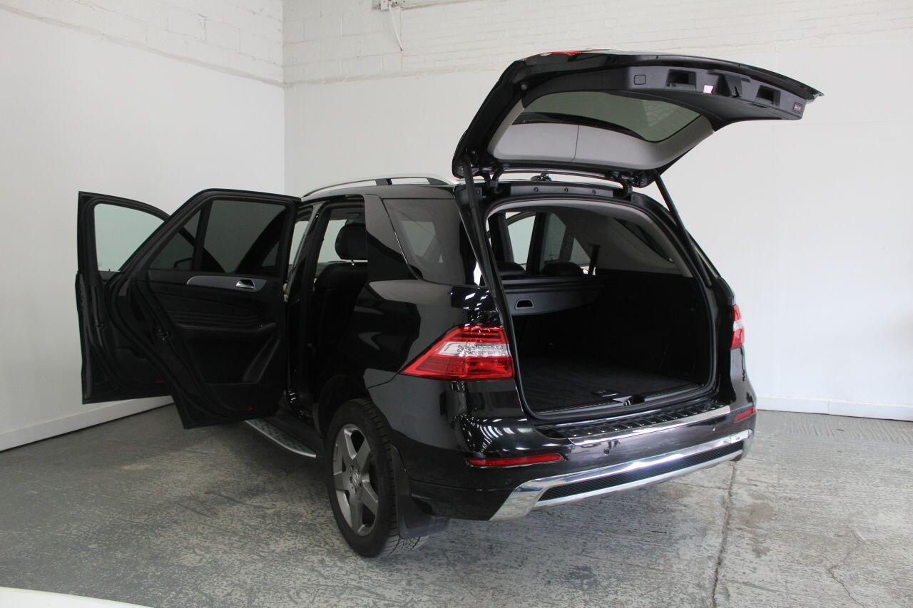 Mercedes-Benz M-Class view 21