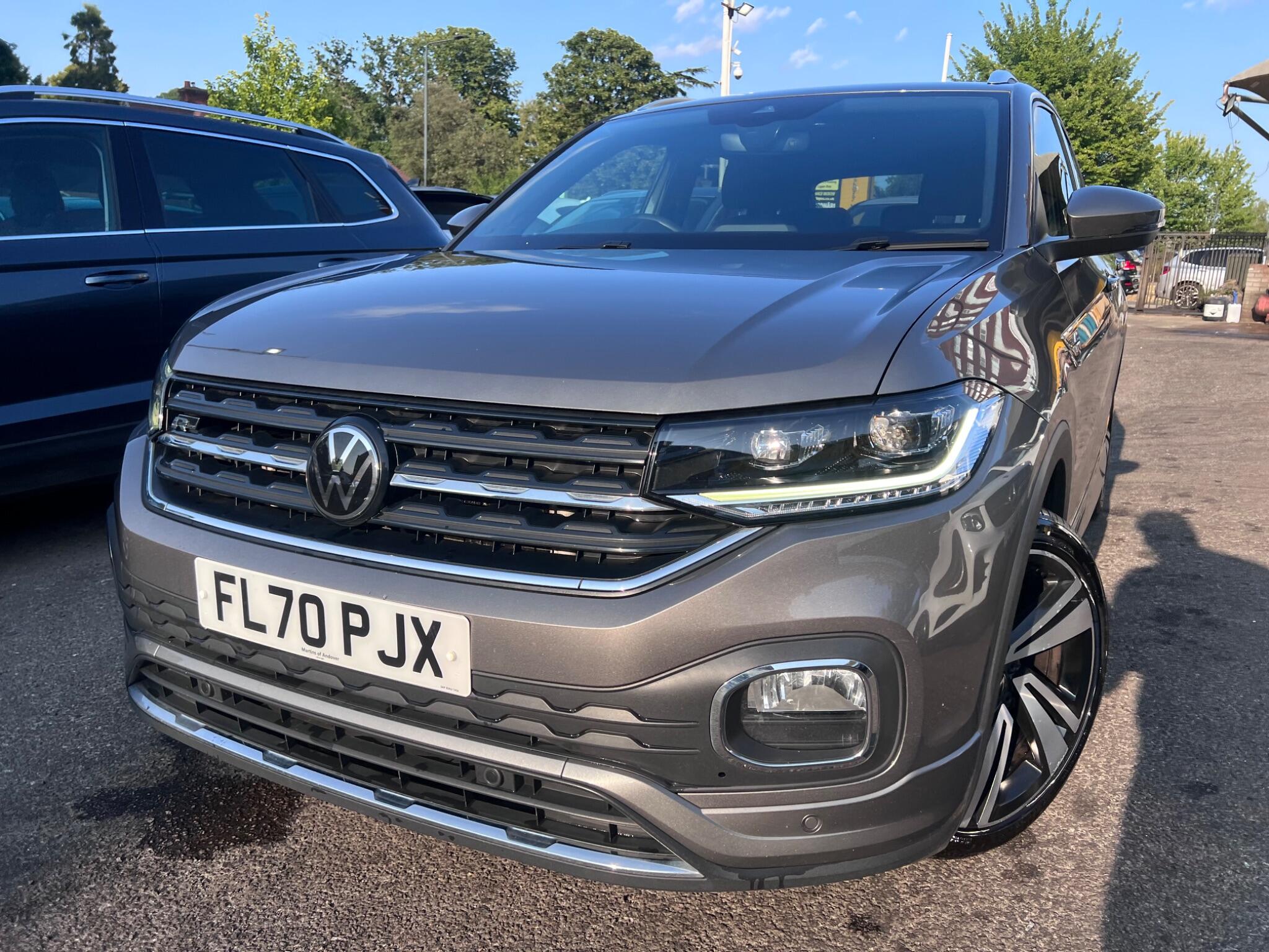 Volkswagen T-Cross view 8