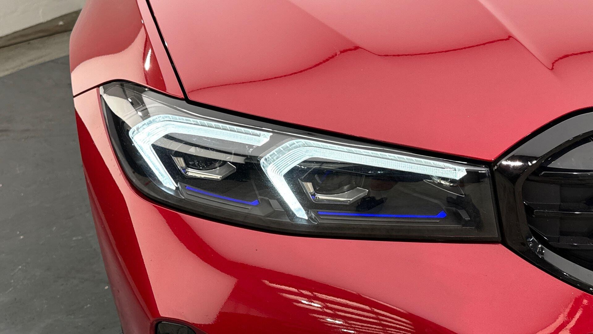 BMW 3 Series view 23
