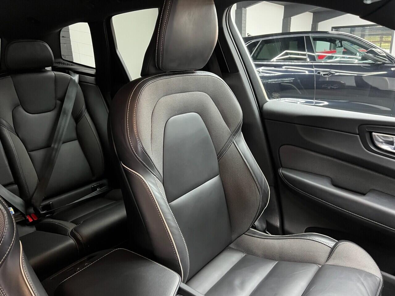 Volvo XC60 view 29