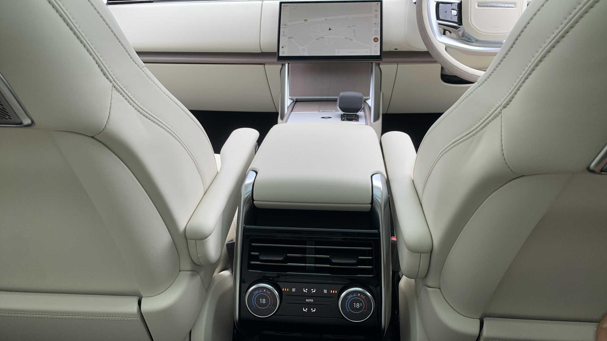 Land Rover Range Rover view 14