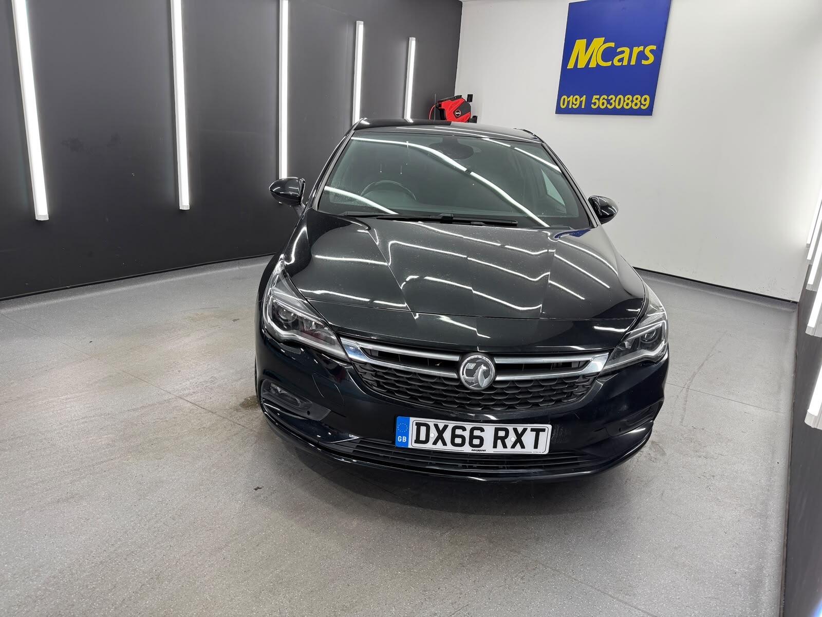 Vauxhall Astra view 4