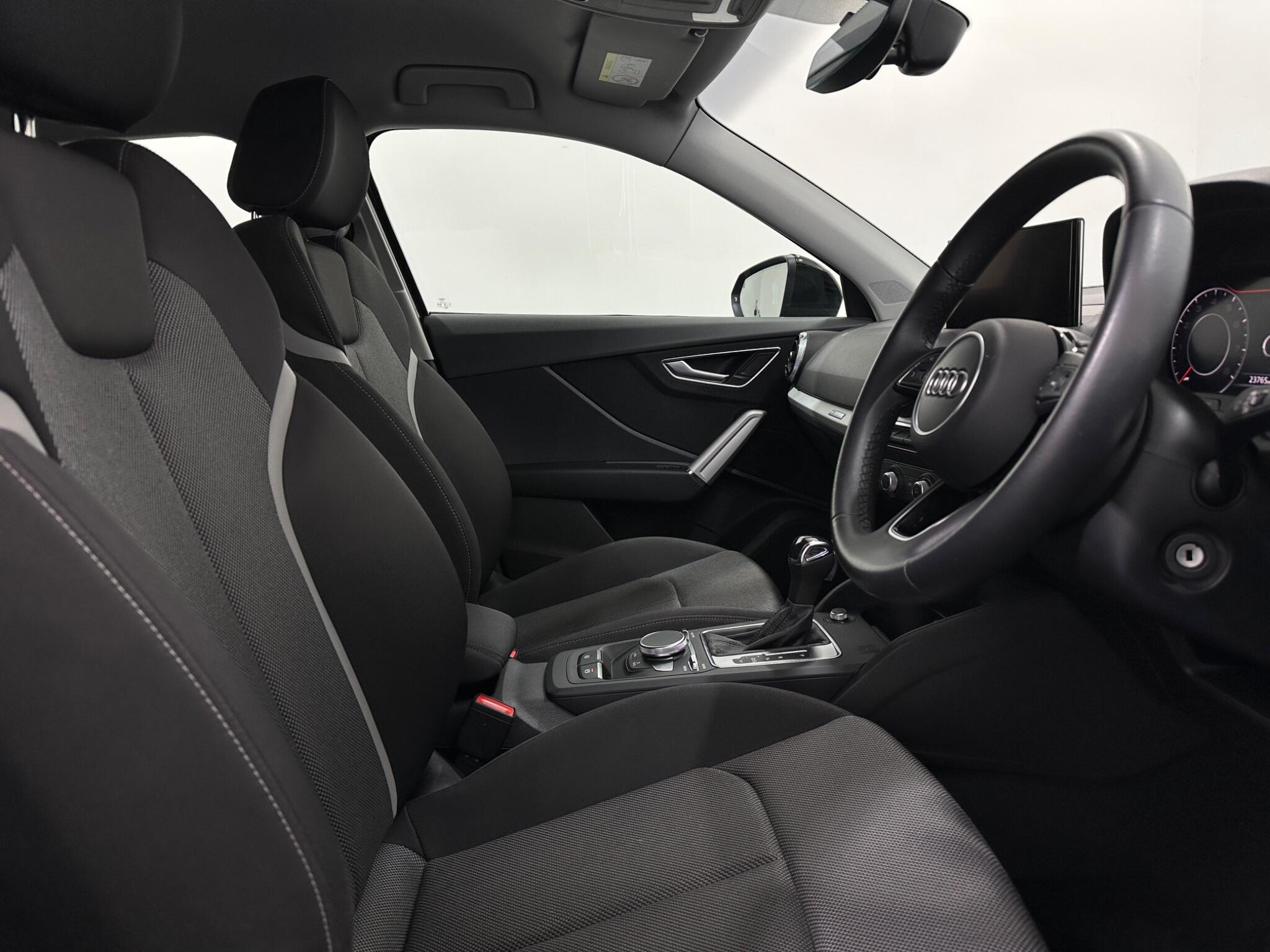 Audi Q2 view 32