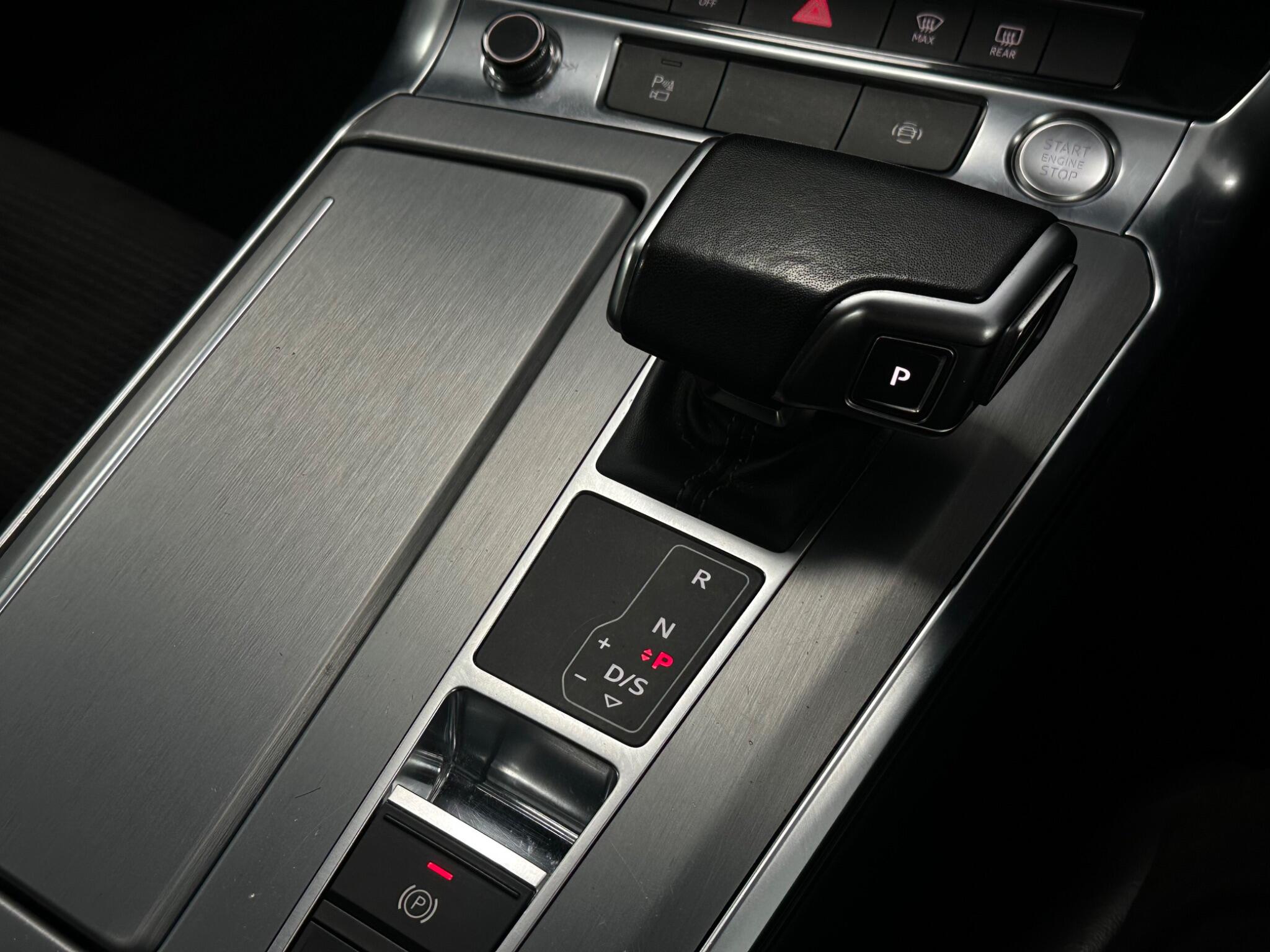 Audi A6 Avant view 25