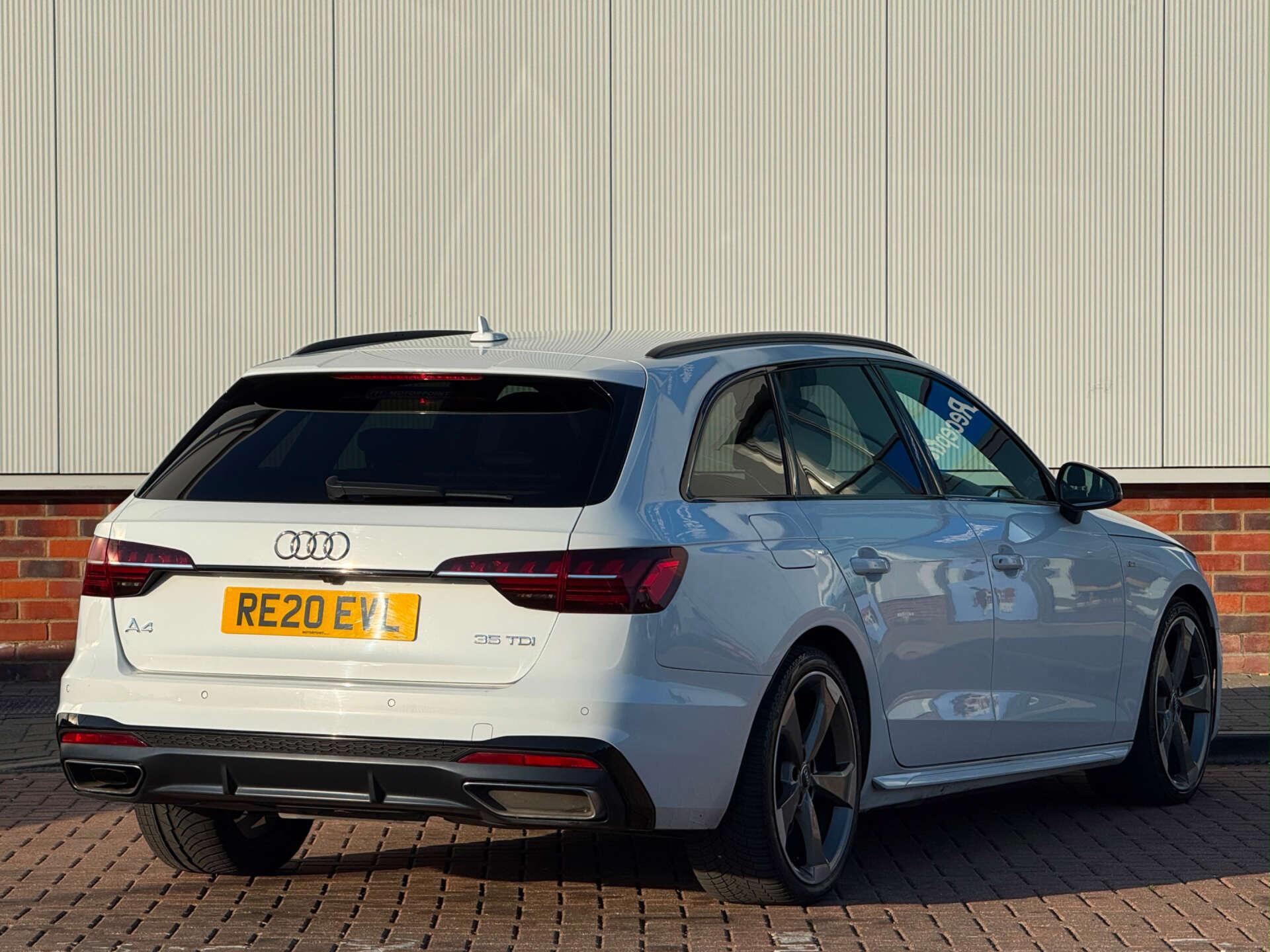 Audi A4 Avant view 9