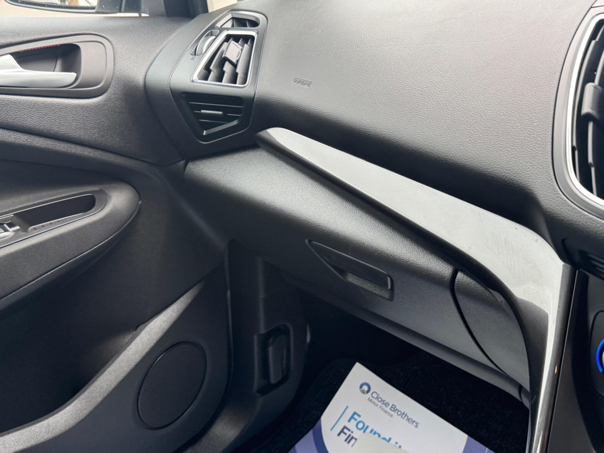 Ford C-Max view 21