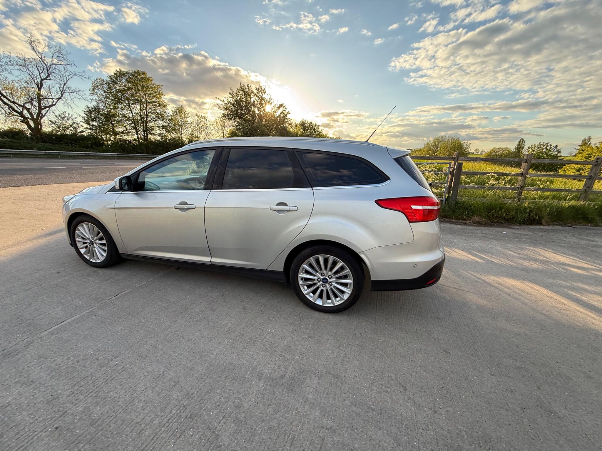 Ford Focus 1.5T EcoBoost Titanium X Euro 6 (s/s) 5dr — photo 21 of 126