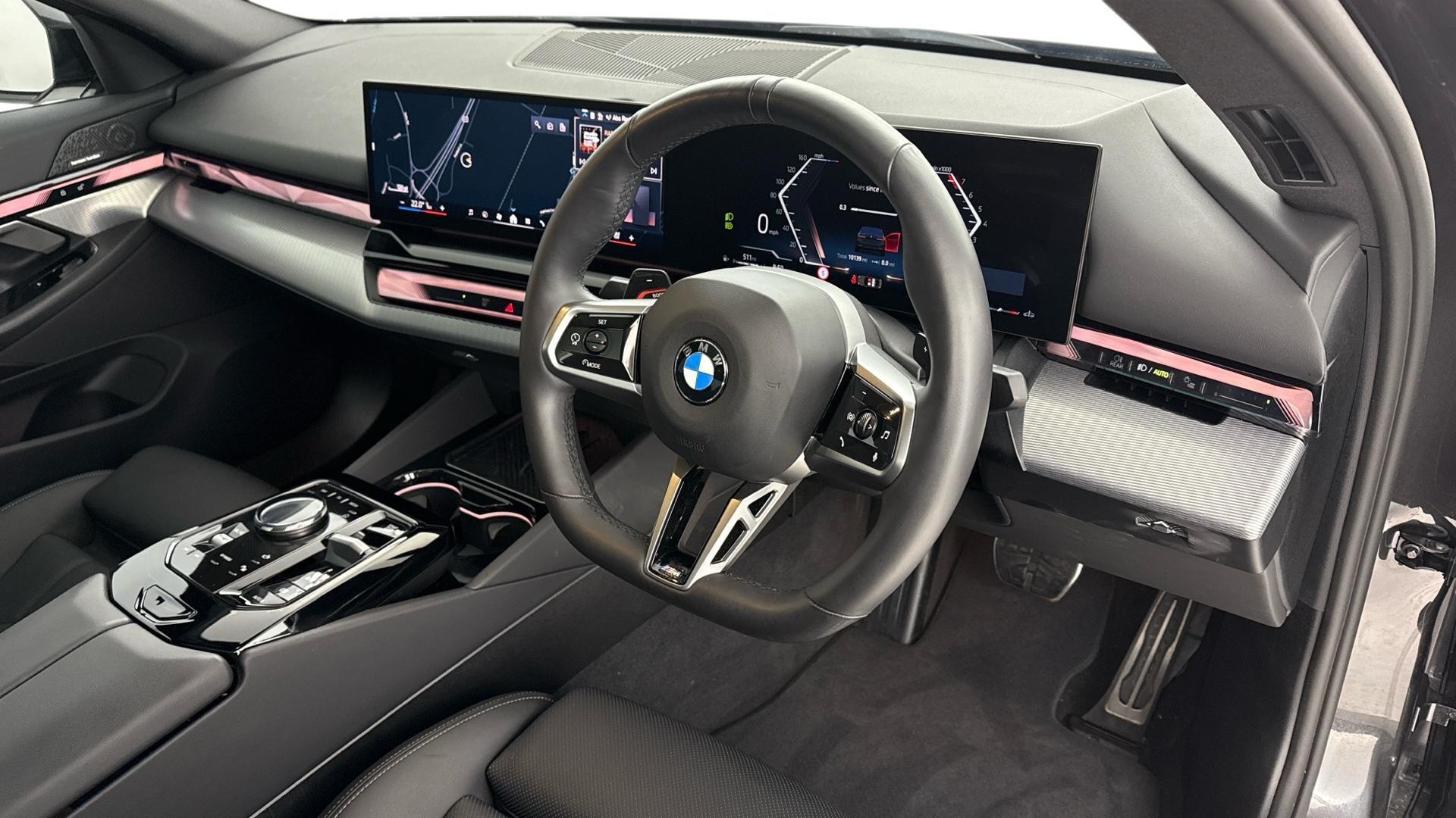 BMW 5 Series view 6